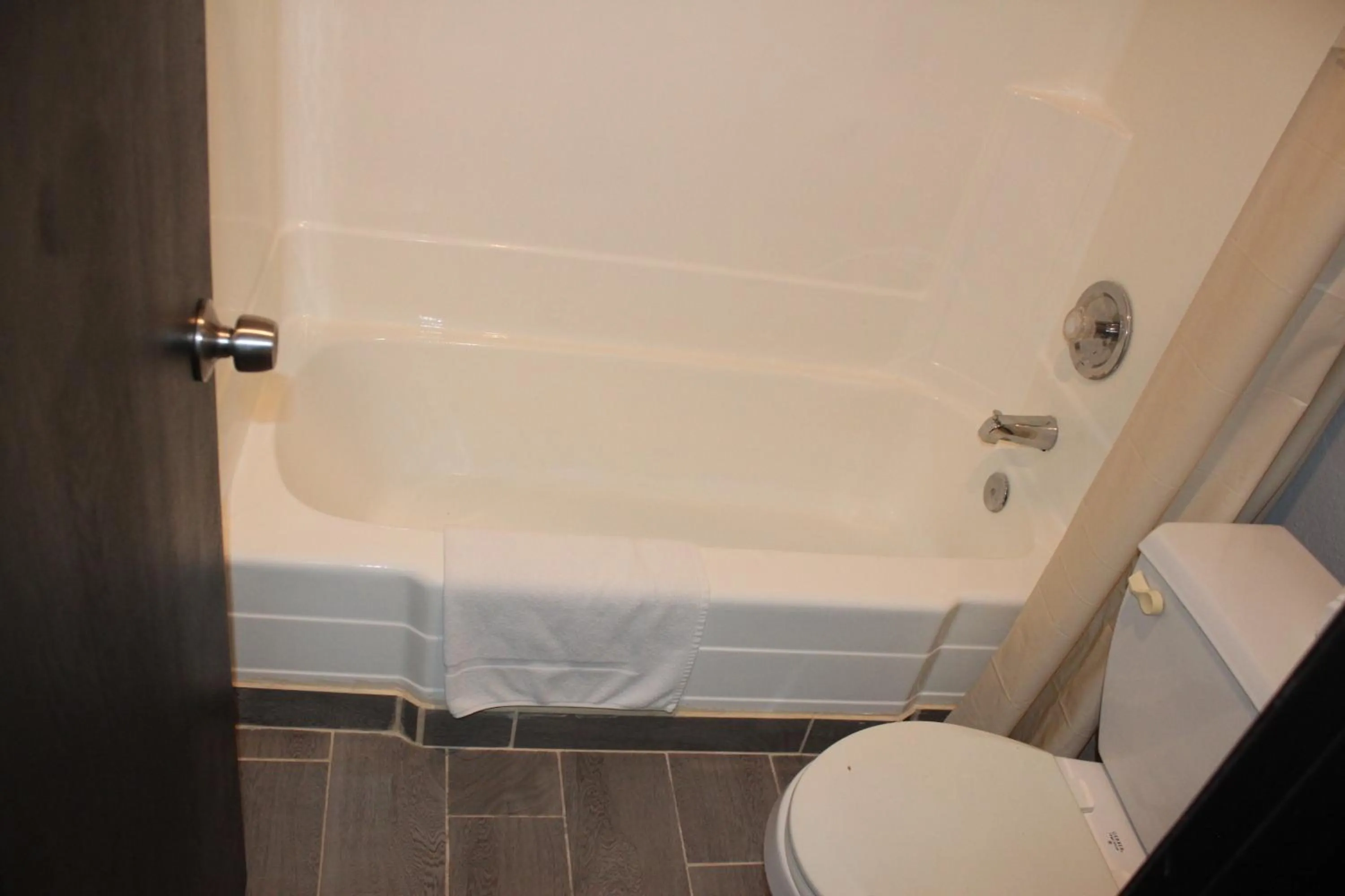 Bath in Travelodge by Wyndham Blythe