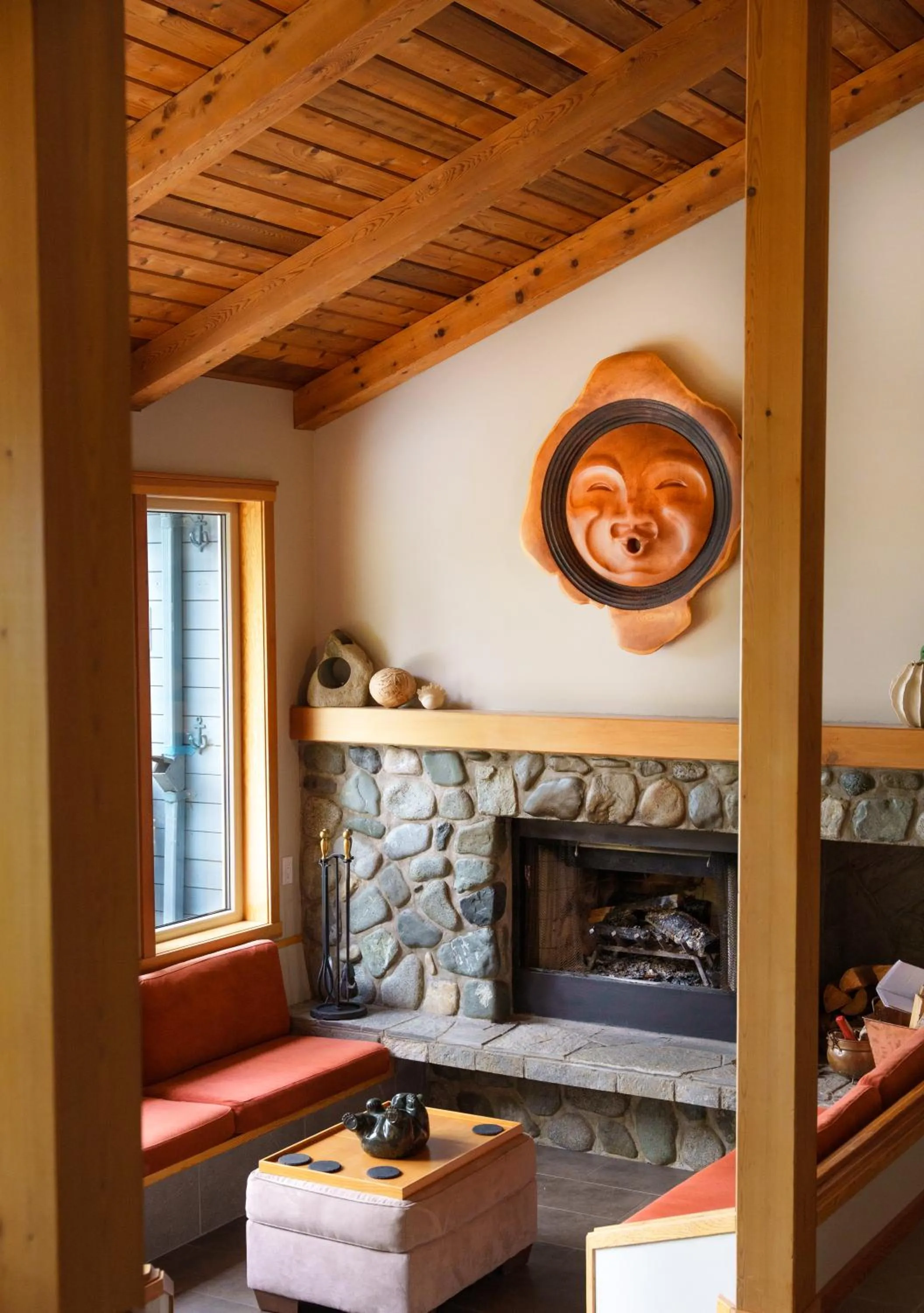 Communal lounge/ TV room in Snug Harbour Inn