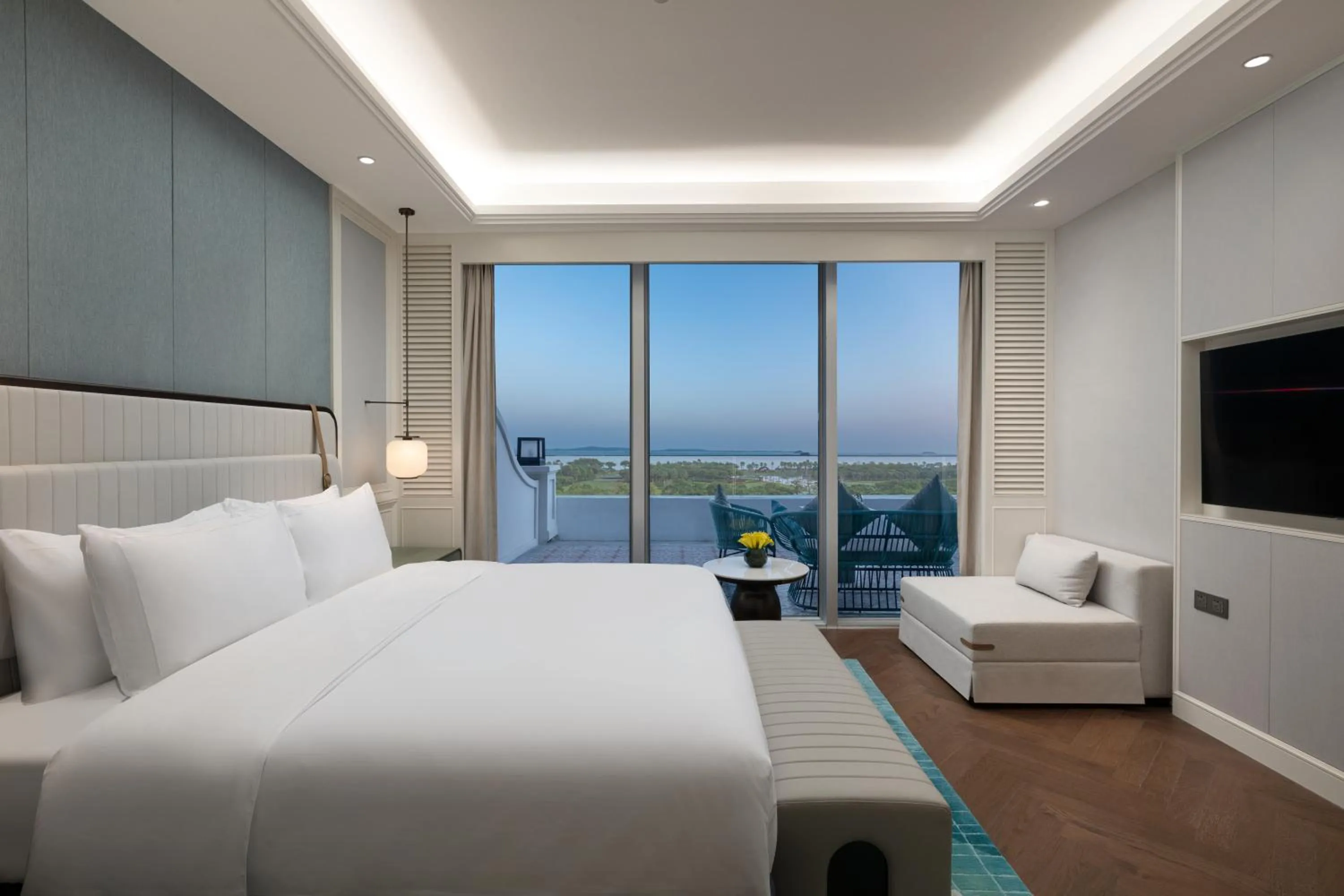 Bedroom, Bed in Yuehua Hotel Xiamen Seaside Hotel