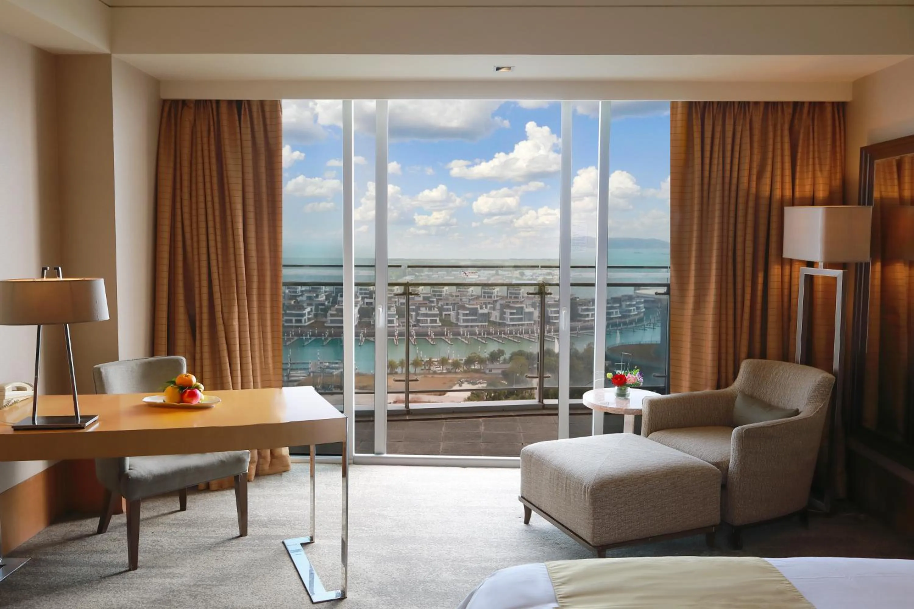 Sea view, Bed in Xiamen International Conference Center Hotel Prime Seaview Hotel