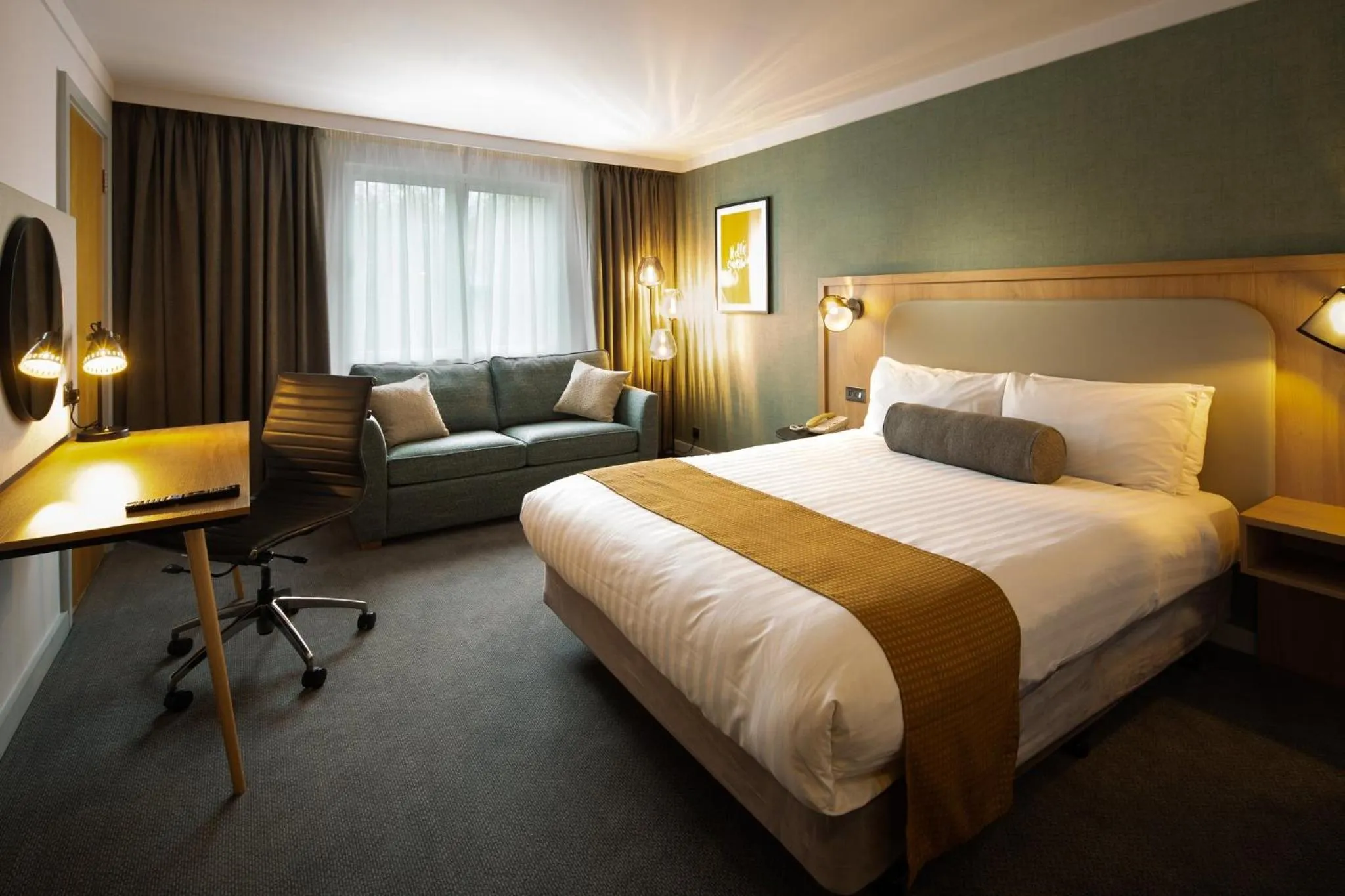 Photo of the whole room, Bed in Holiday Inn Oxford by IHG