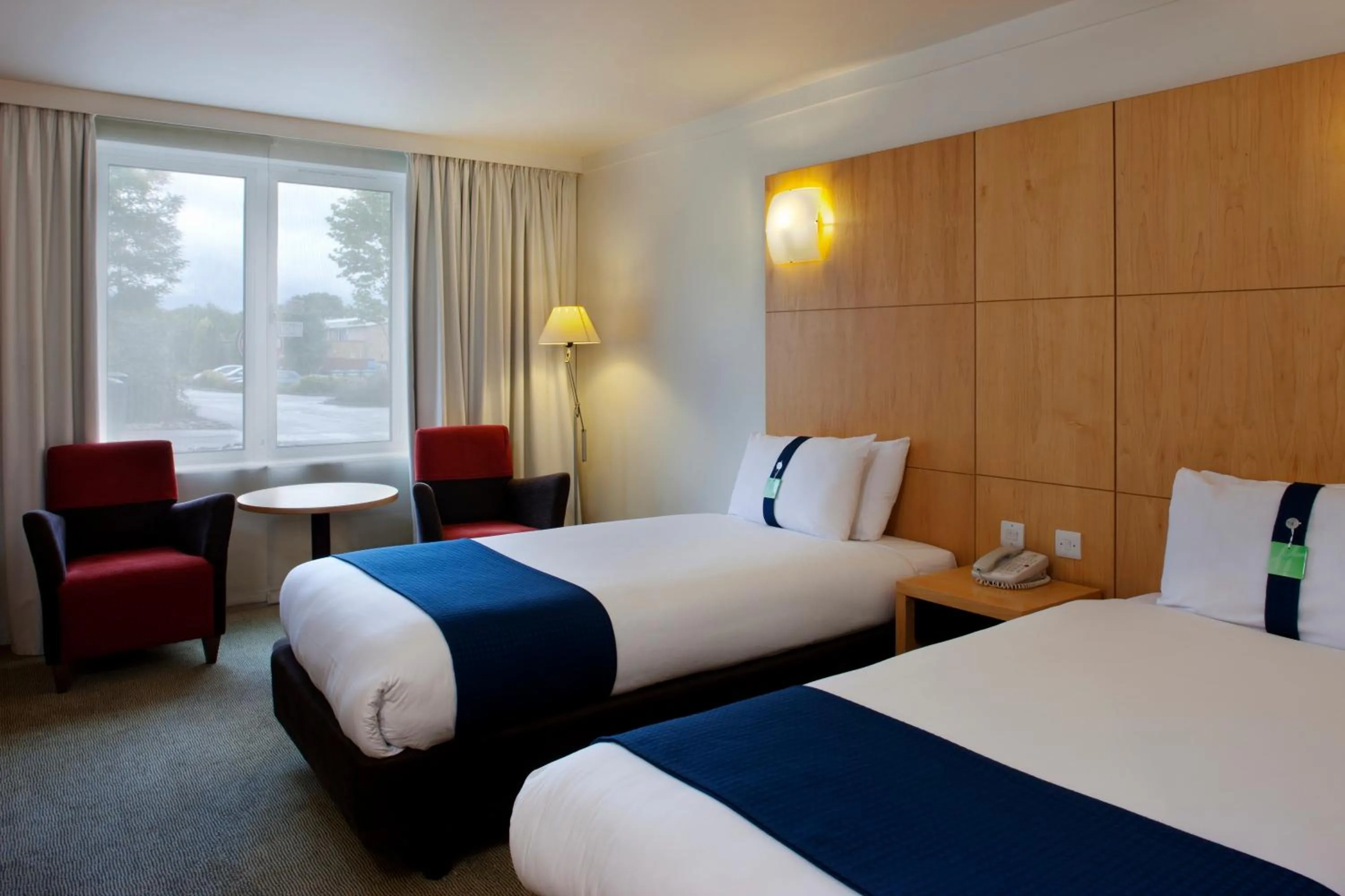 Photo of the whole room, Bed in Holiday Inn Oxford by IHG