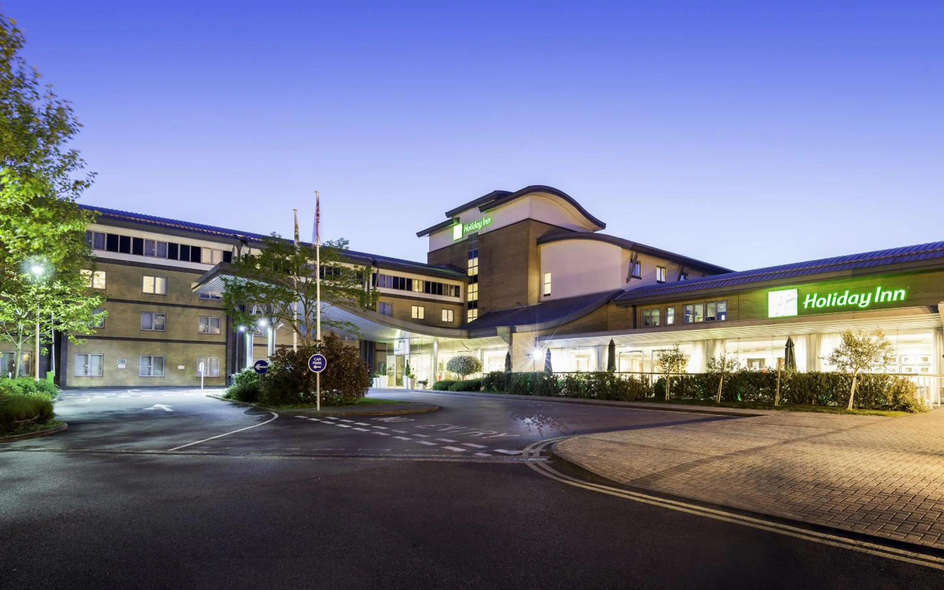 Property building in Holiday Inn Oxford by IHG