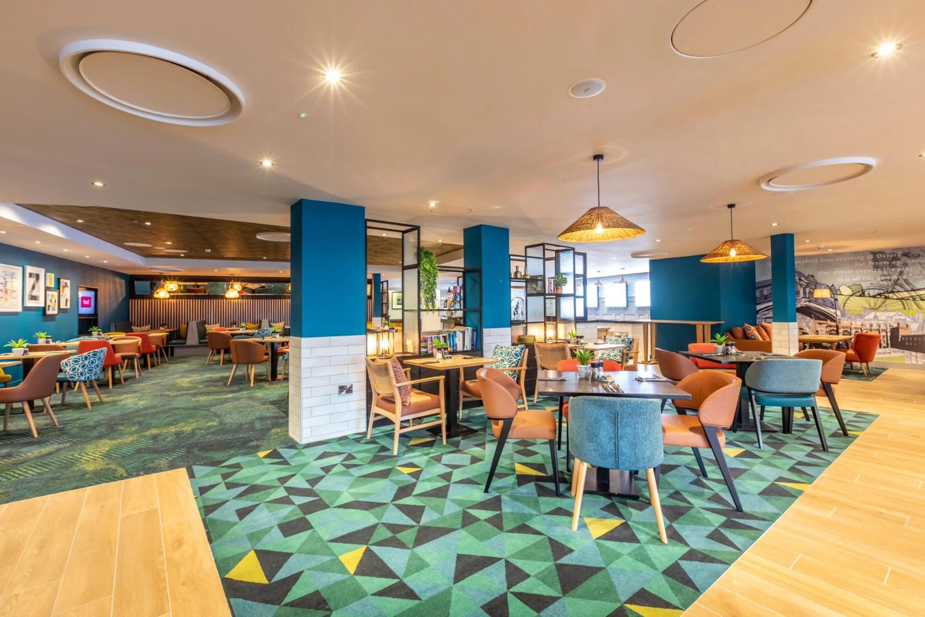Restaurant/places to eat in Holiday Inn Oxford by IHG