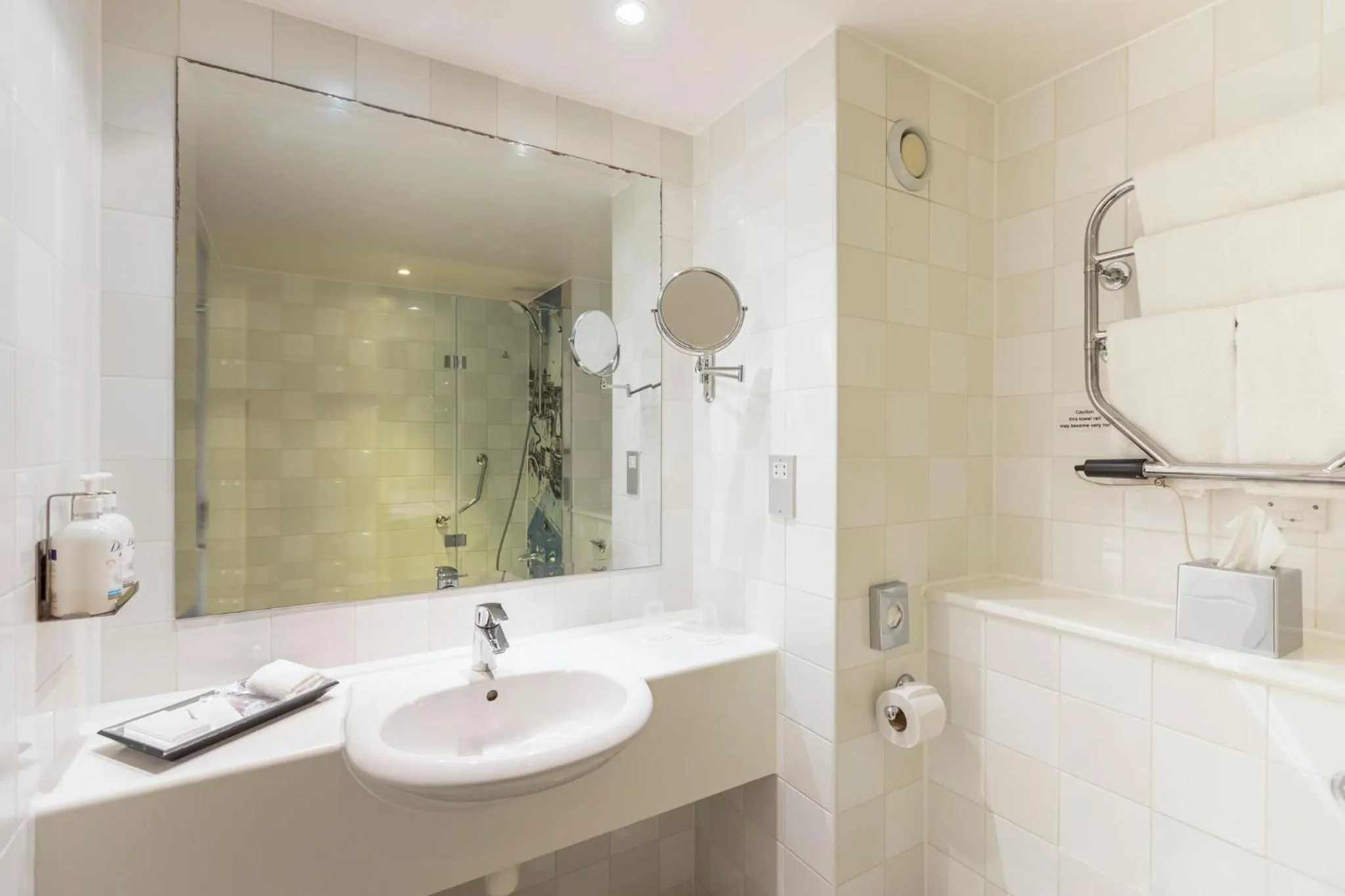 Bathroom in Holiday Inn Oxford by IHG