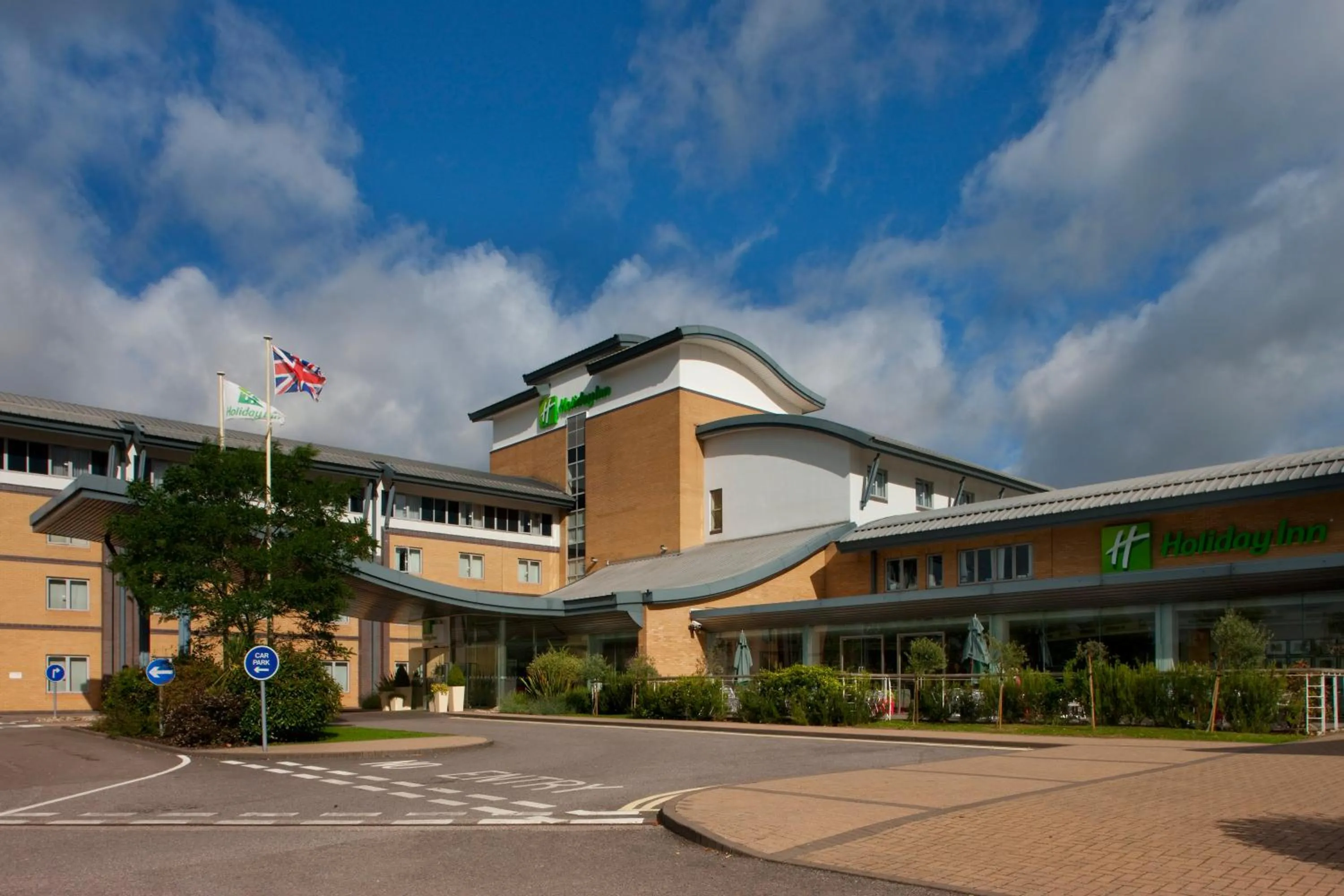 Property building in Holiday Inn Oxford by IHG