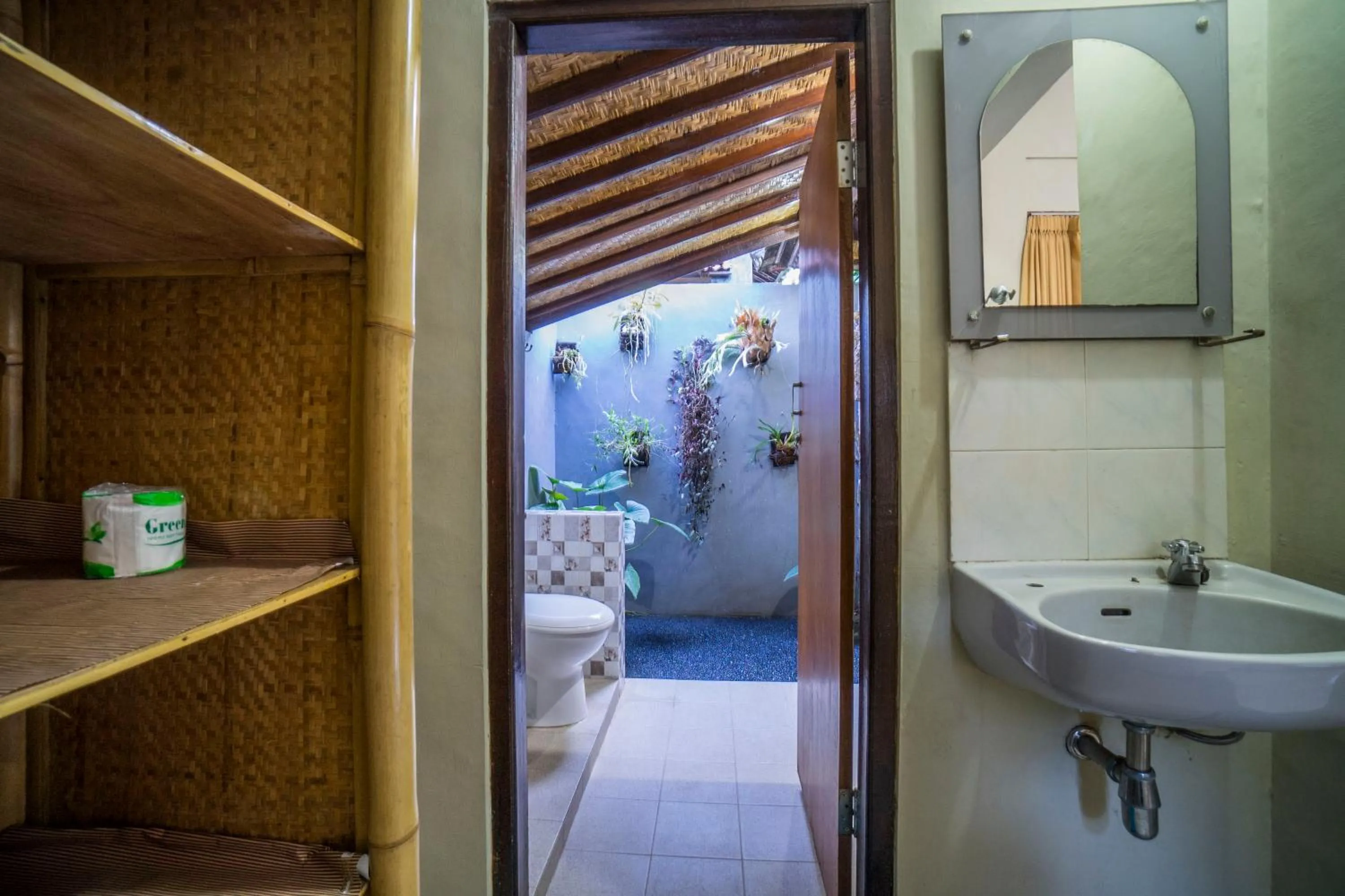 Bathroom in Manuaba Inn