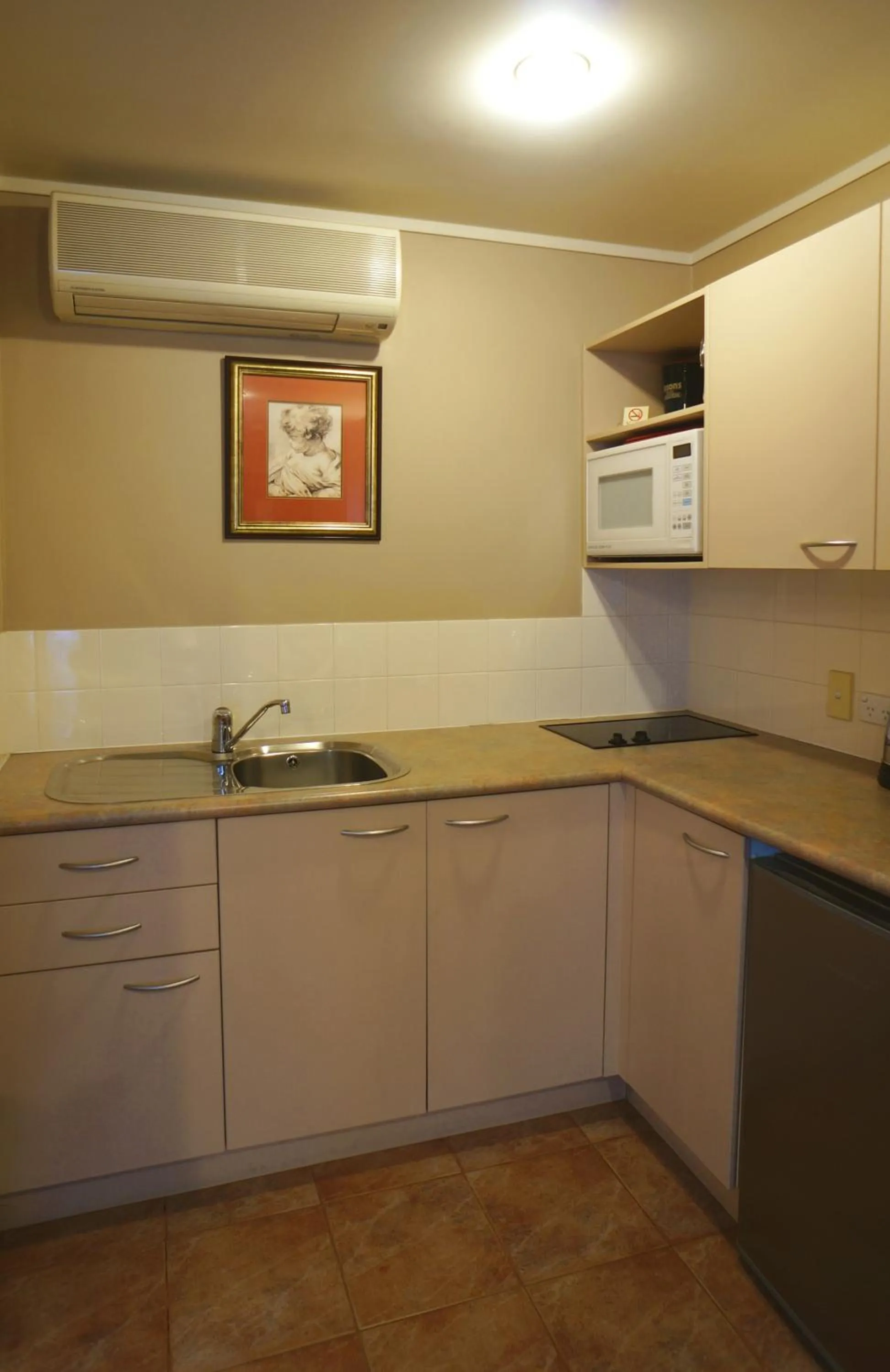 Cornwall Park Motor Inn