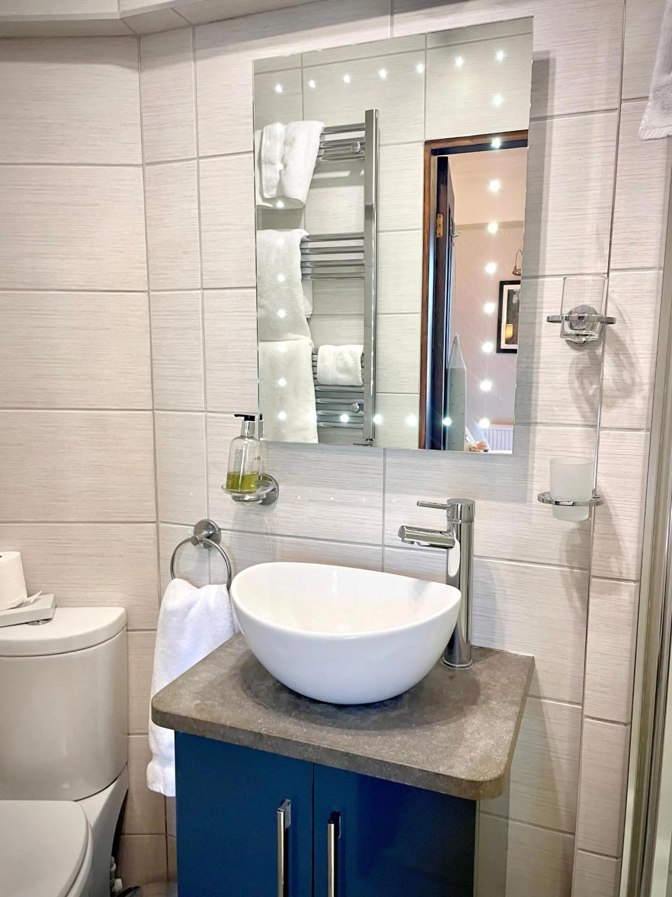 Glenville House - Adults Only - Incl FREE off-site health club with swimming pool, hot tub, sauna & steam room