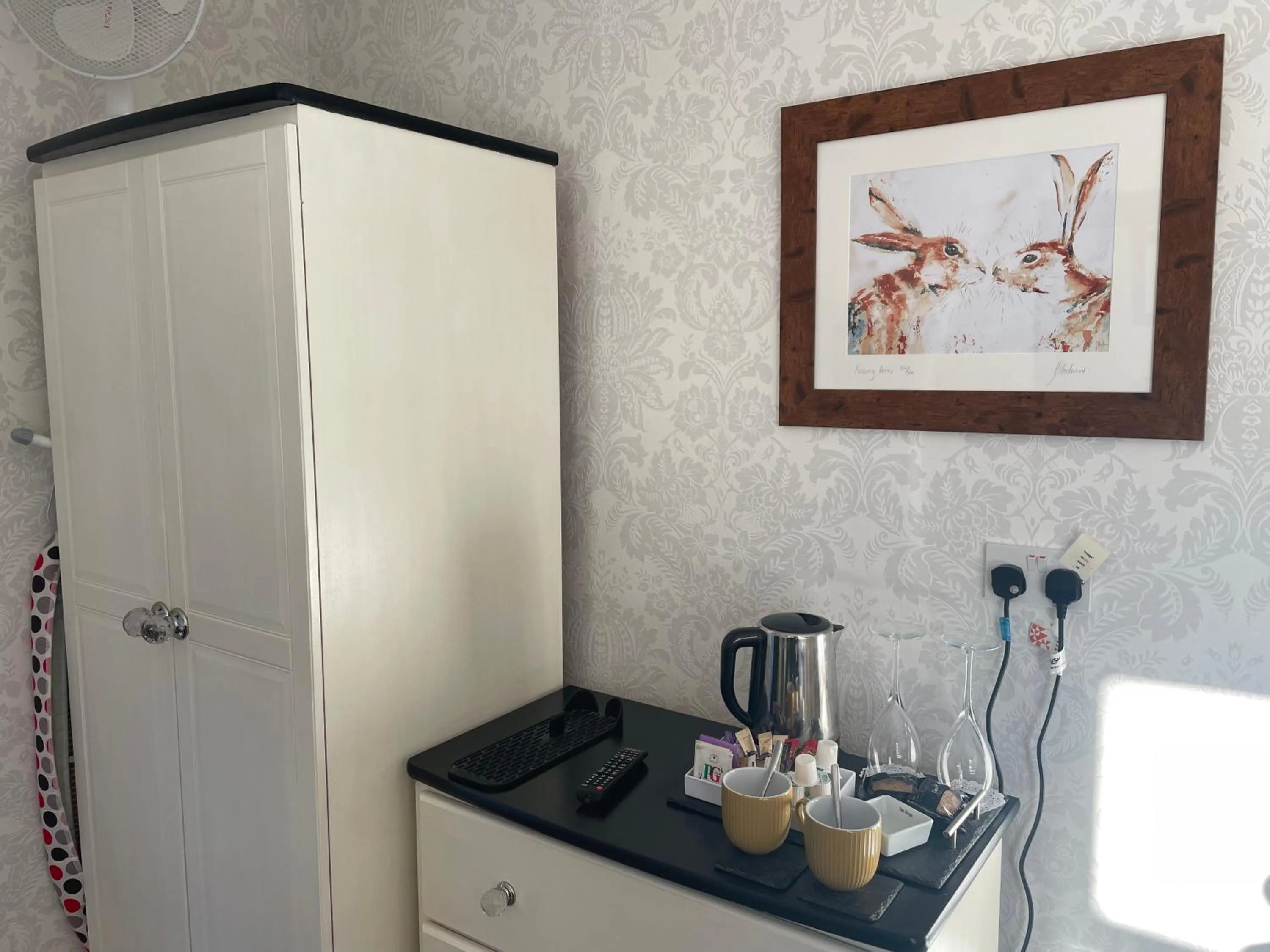 Glenville House - Adults Only - Incl FREE off-site health club with swimming pool, hot tub, sauna & steam room