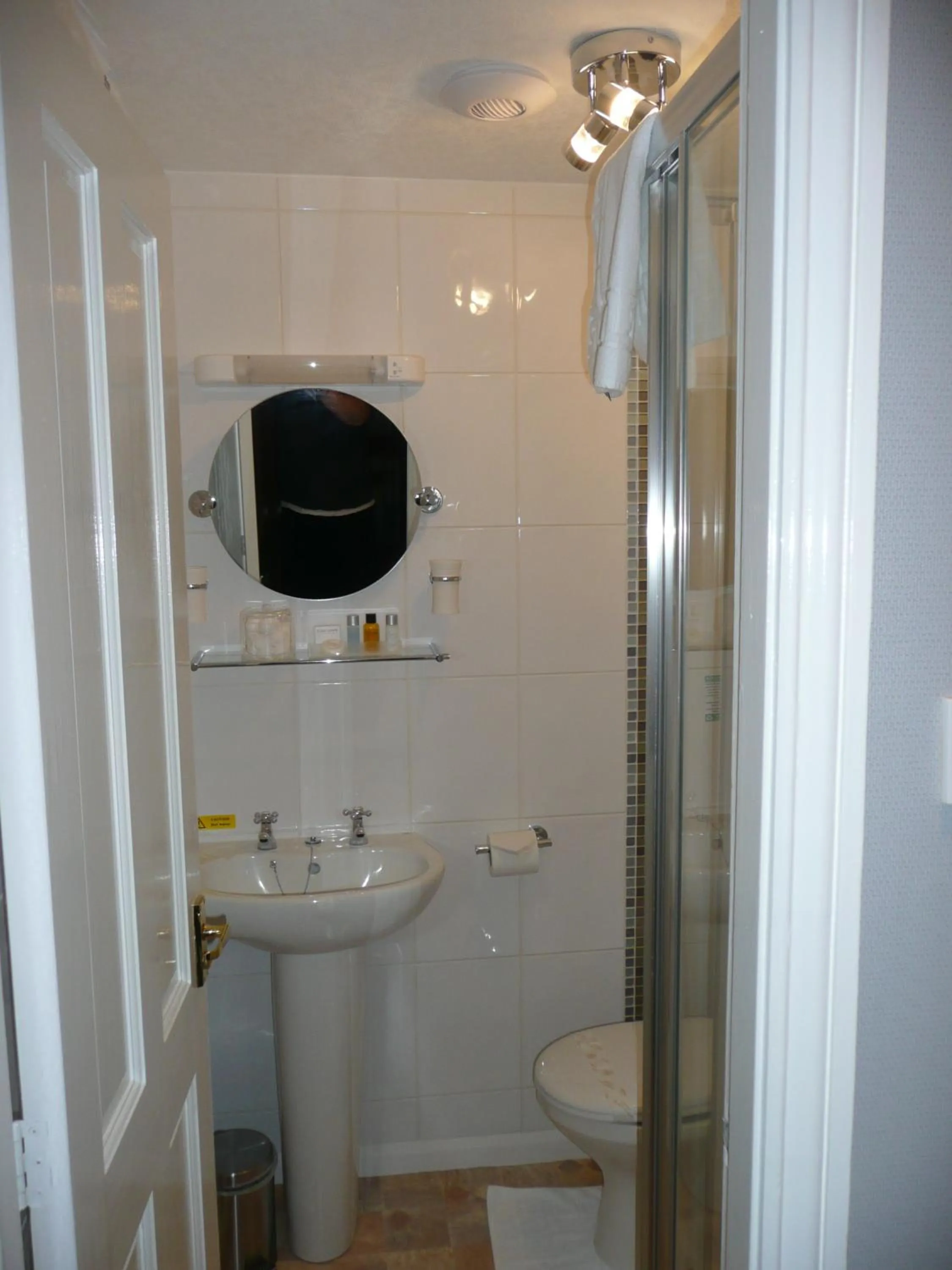 Glenville House - Adults Only - Incl FREE off-site health club with swimming pool, hot tub, sauna & steam room