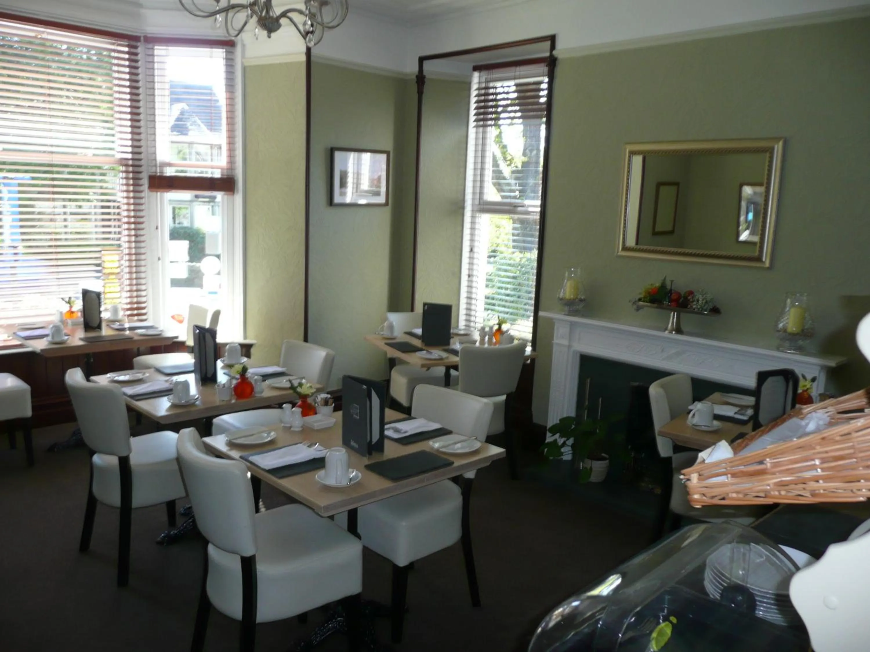 Dining area in Glenville House - Adults Only - Incl FREE off-site health club with swimming pool, hot tub, sauna & steam room
