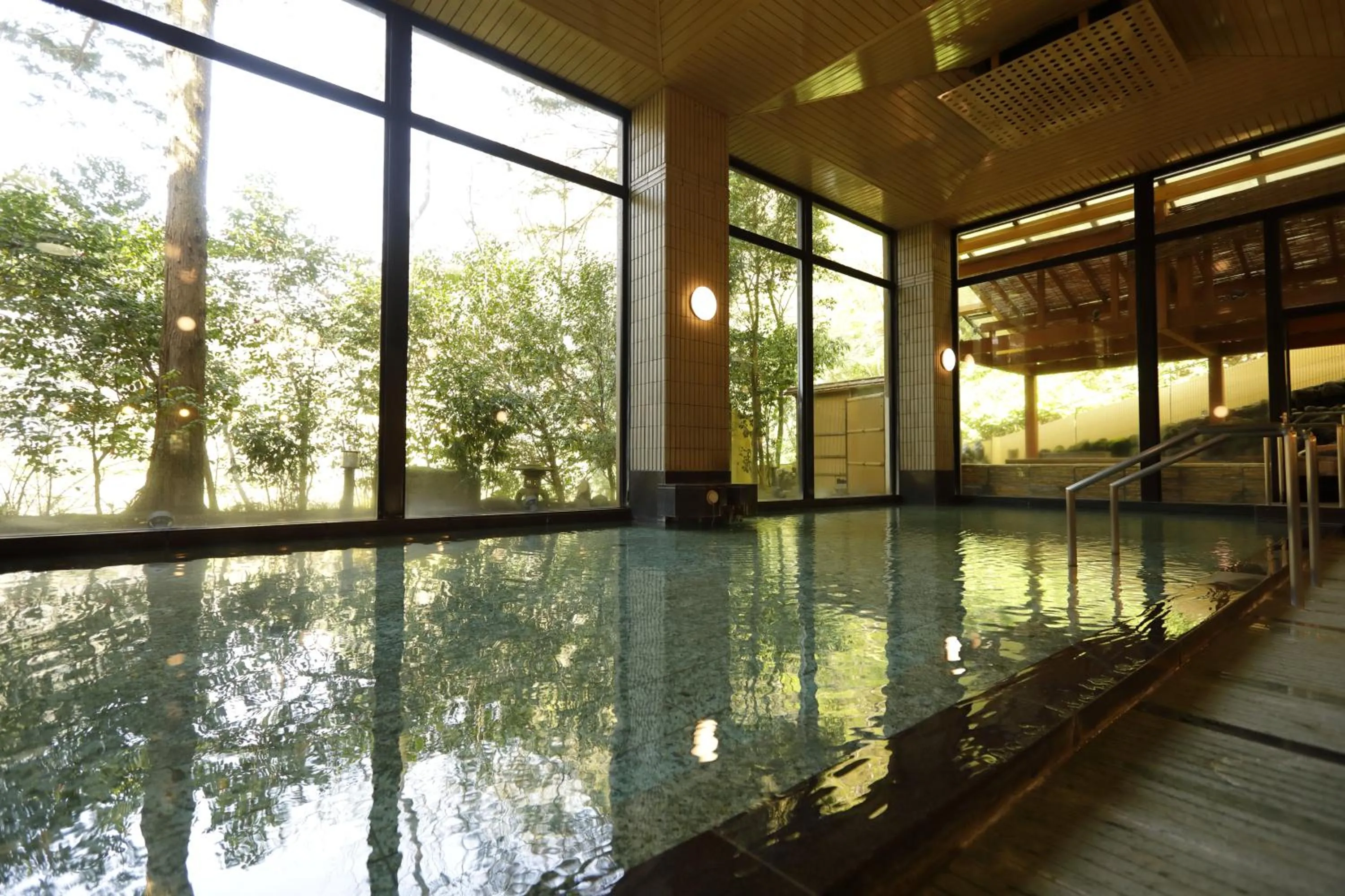 Hot Spring Bath in Hotel Nanpuso