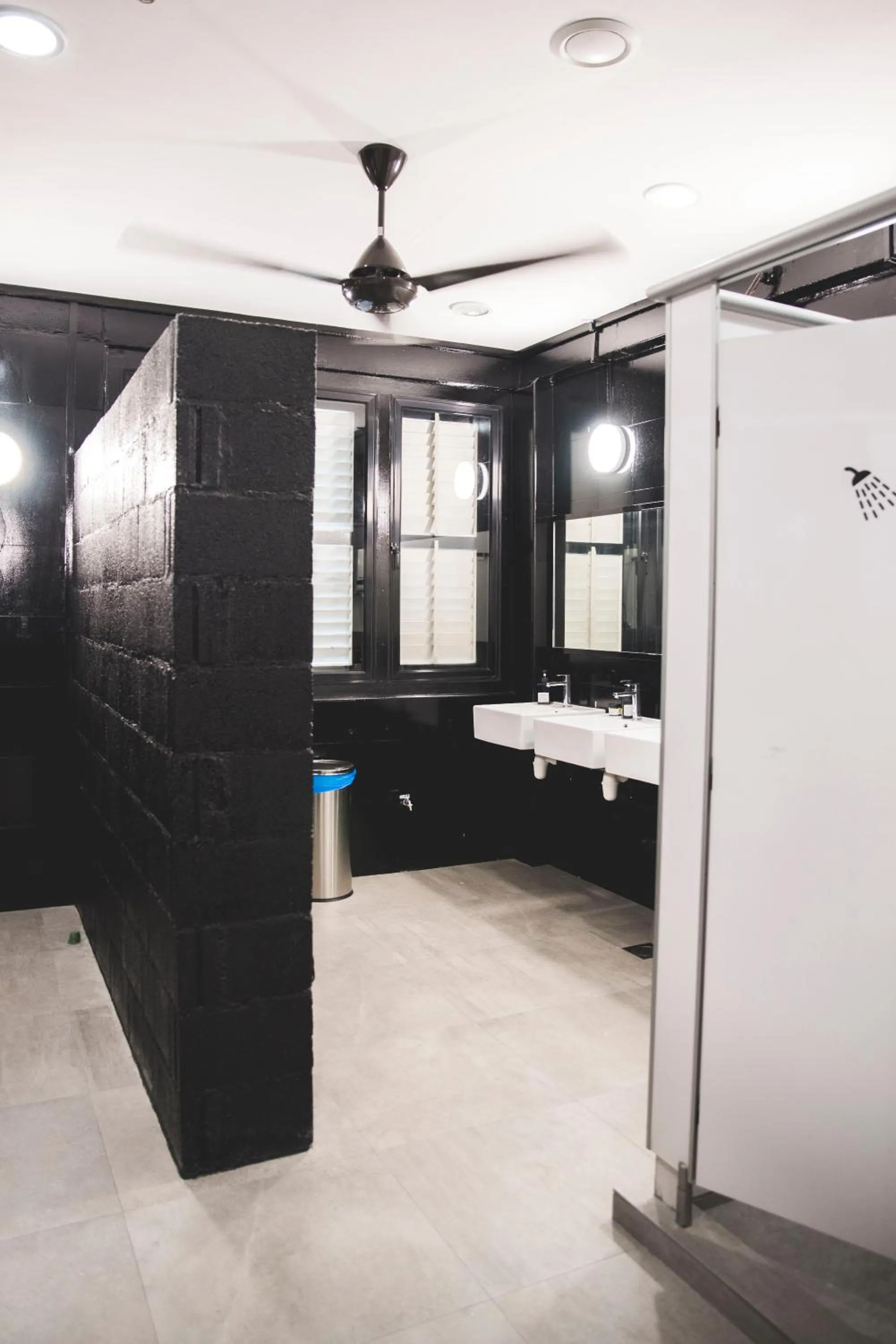 Bathroom in Wink at Mosque Street