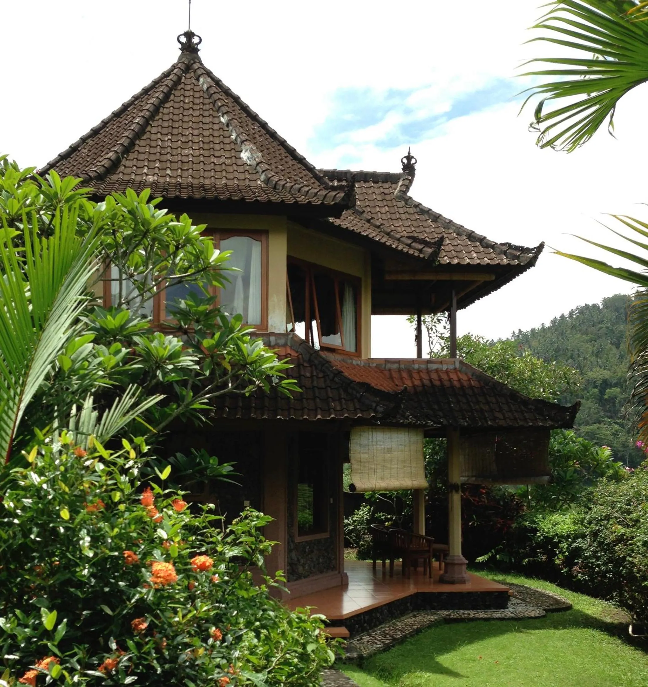 Photo of the whole room in Nirarta Center For Living Awareness