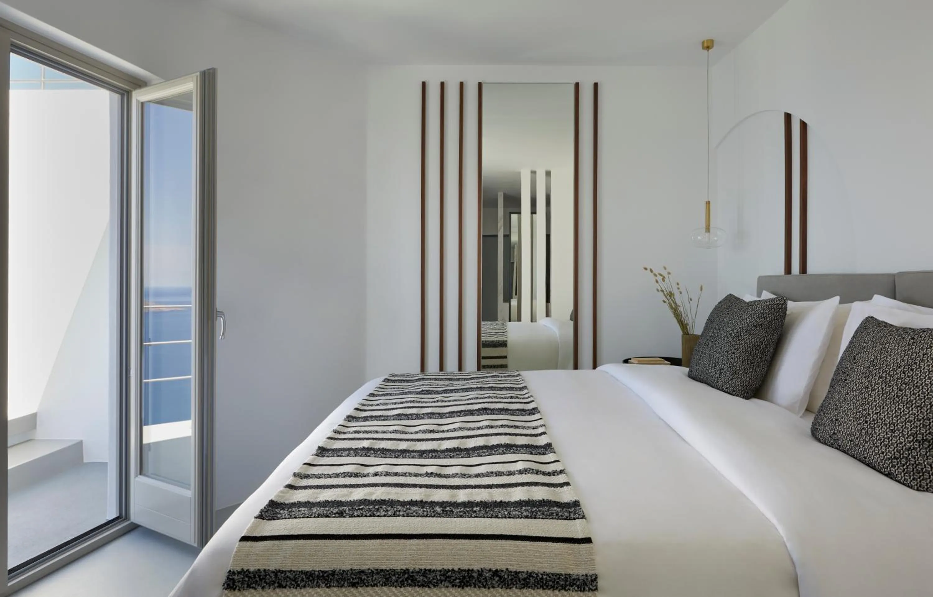 Bed in Grace Hotel, Auberge Collection