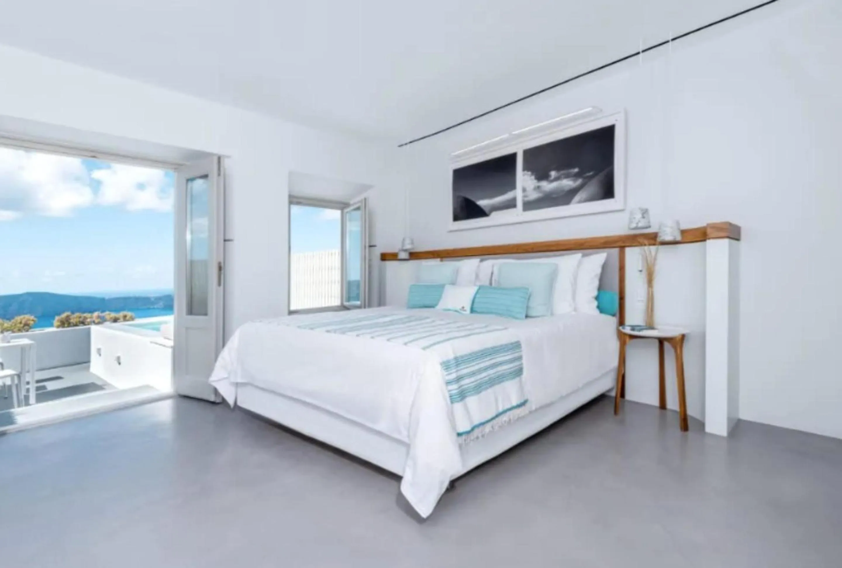 Bed in Grace Hotel, Auberge Collection