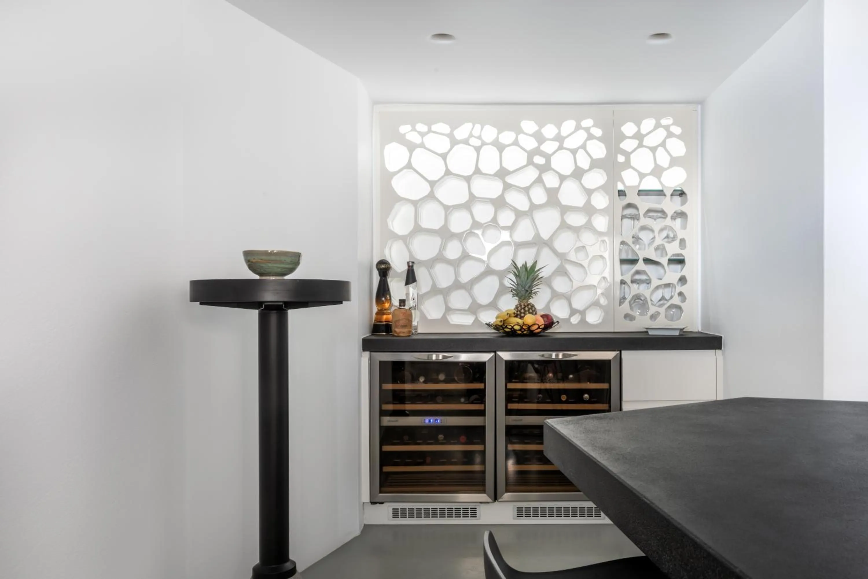 Kitchen or kitchenette in Grace Hotel, Auberge Collection