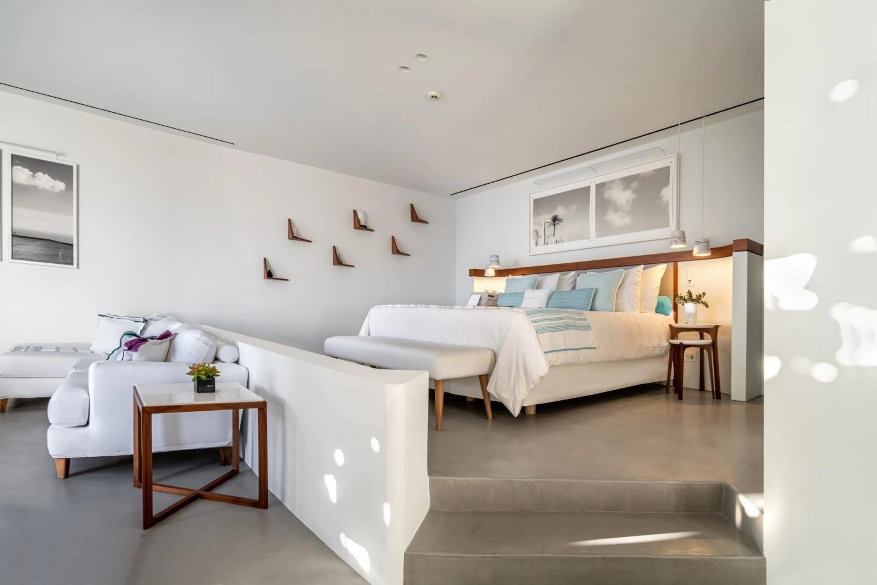 Bed in Grace Hotel, Auberge Collection