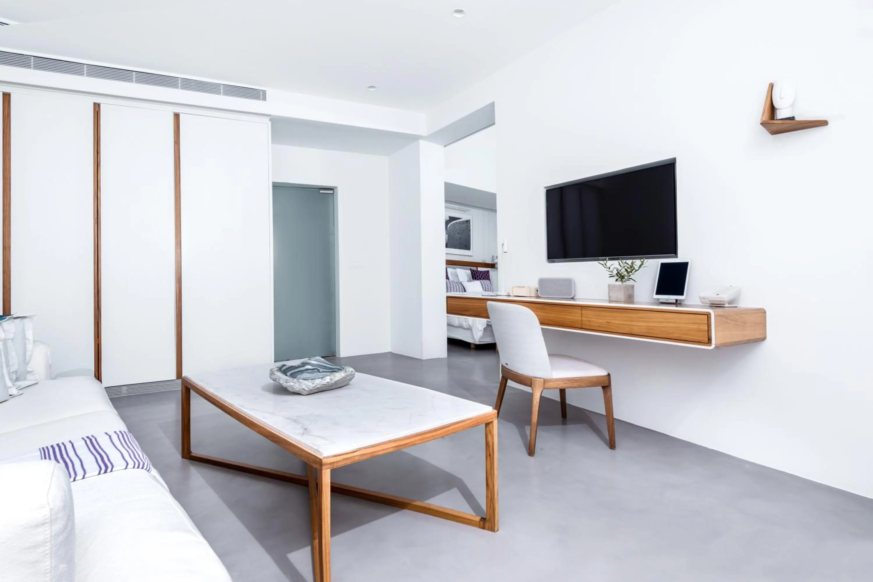 Communal lounge/ TV room in Grace Hotel, Auberge Collection