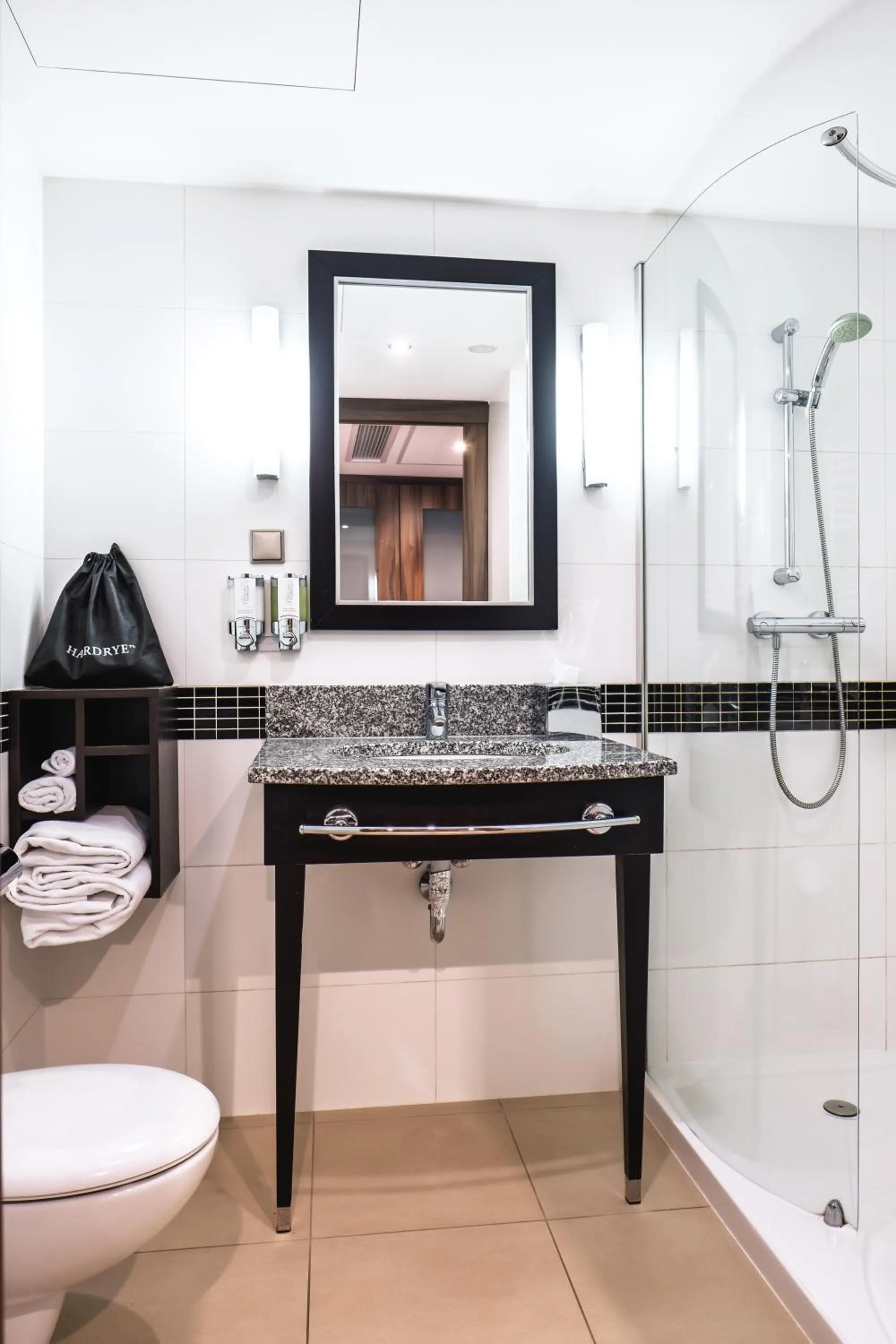 Bathroom in Hampton by Hilton Świnoujscie