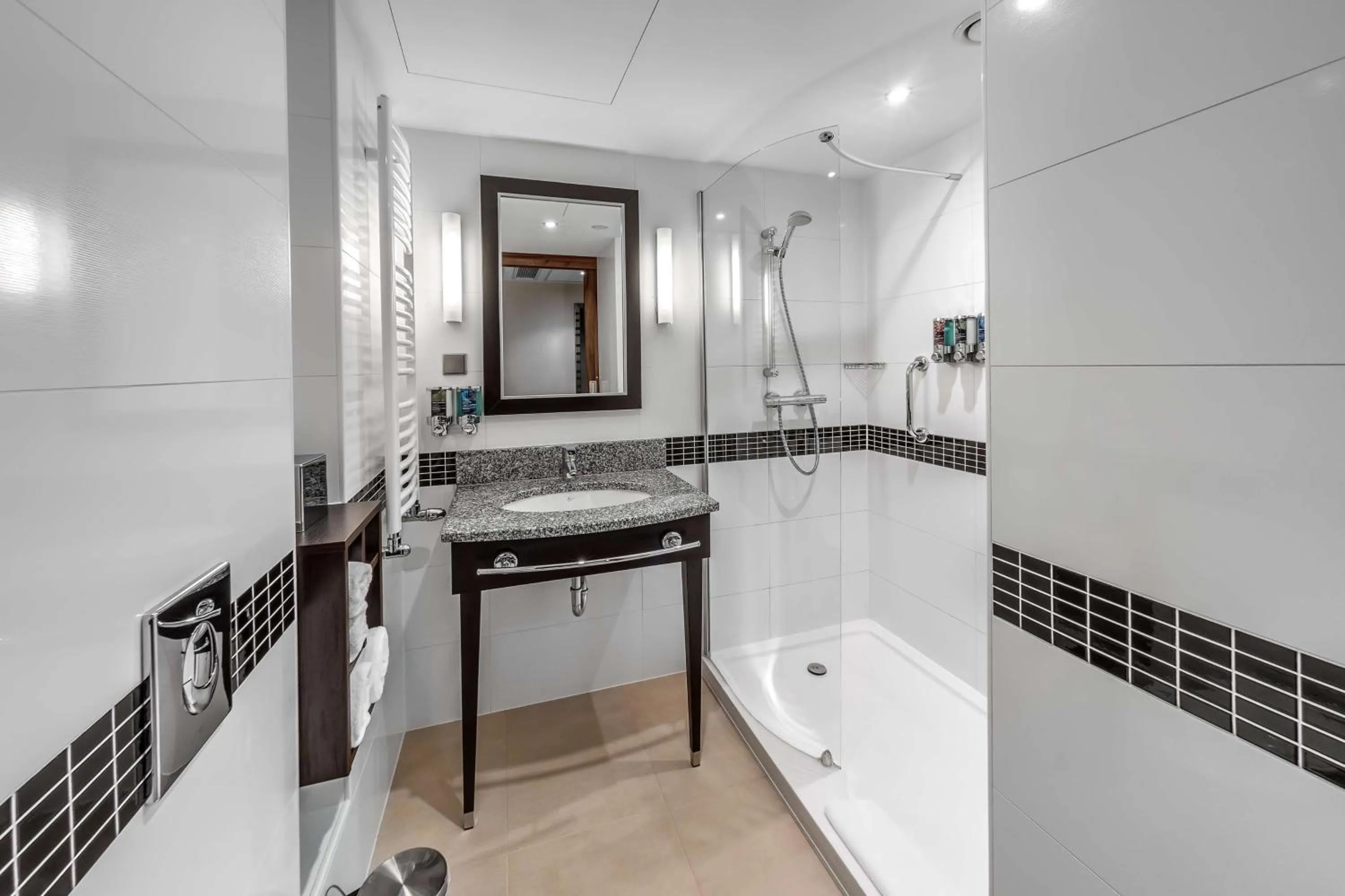 Bathroom in Hampton by Hilton Świnoujscie