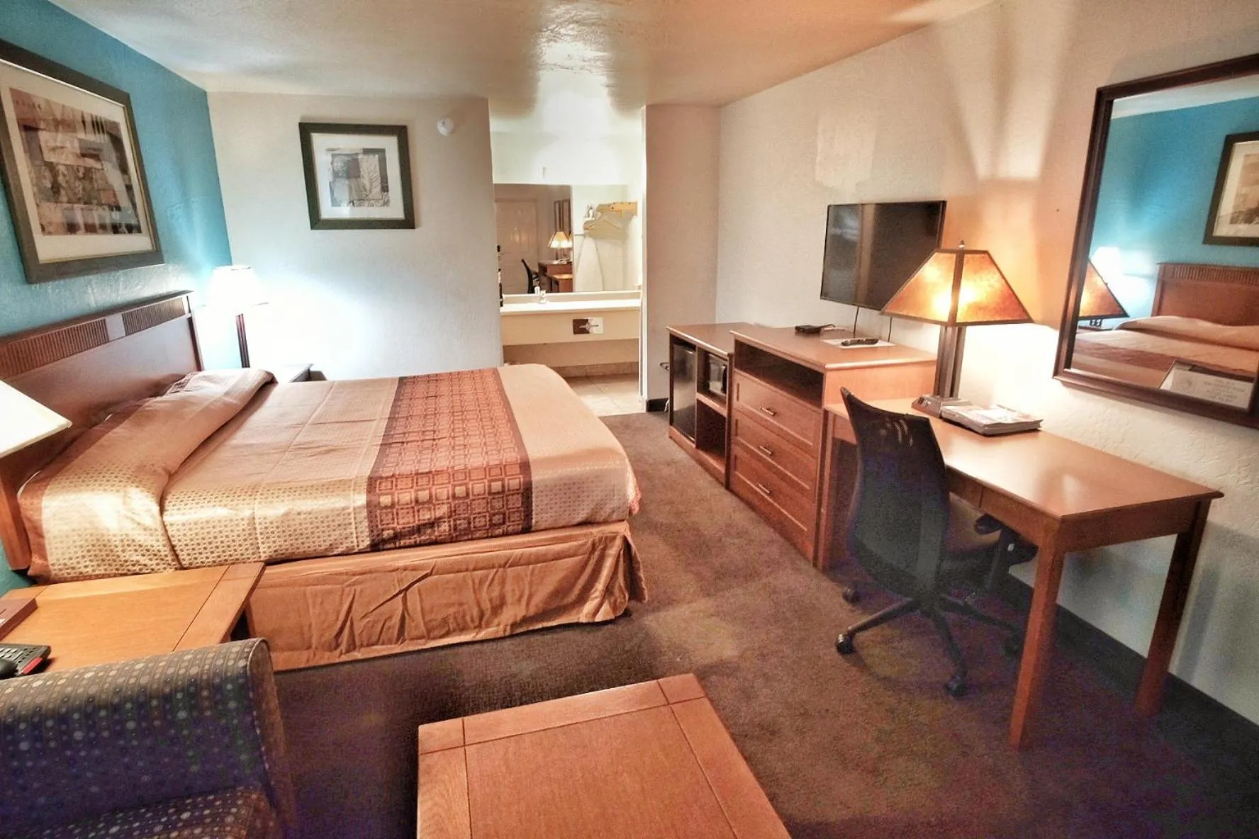 TV and multimedia, Bed in Claridge Inn - St. George