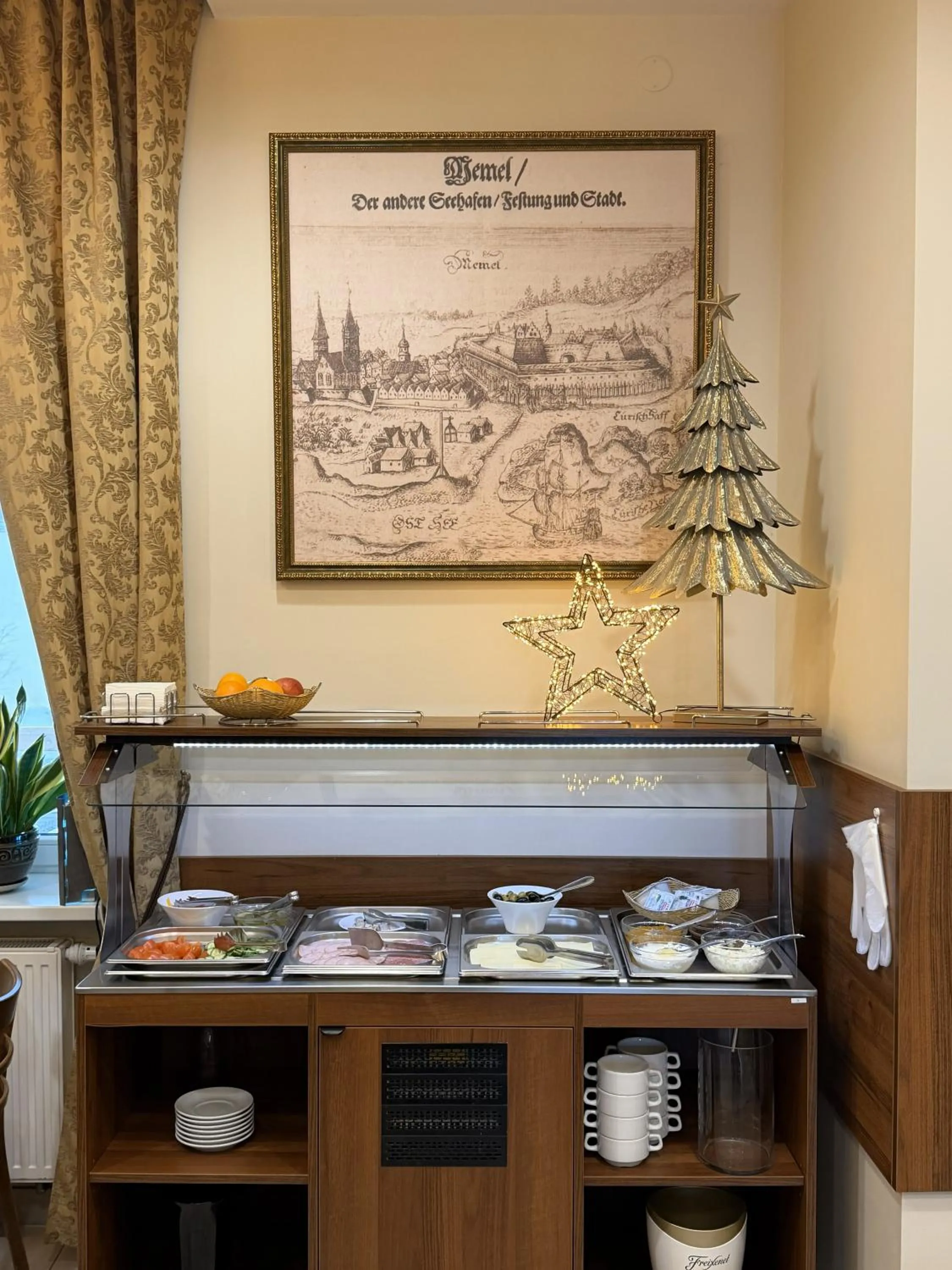 Restaurant/places to eat in Memel Hotel