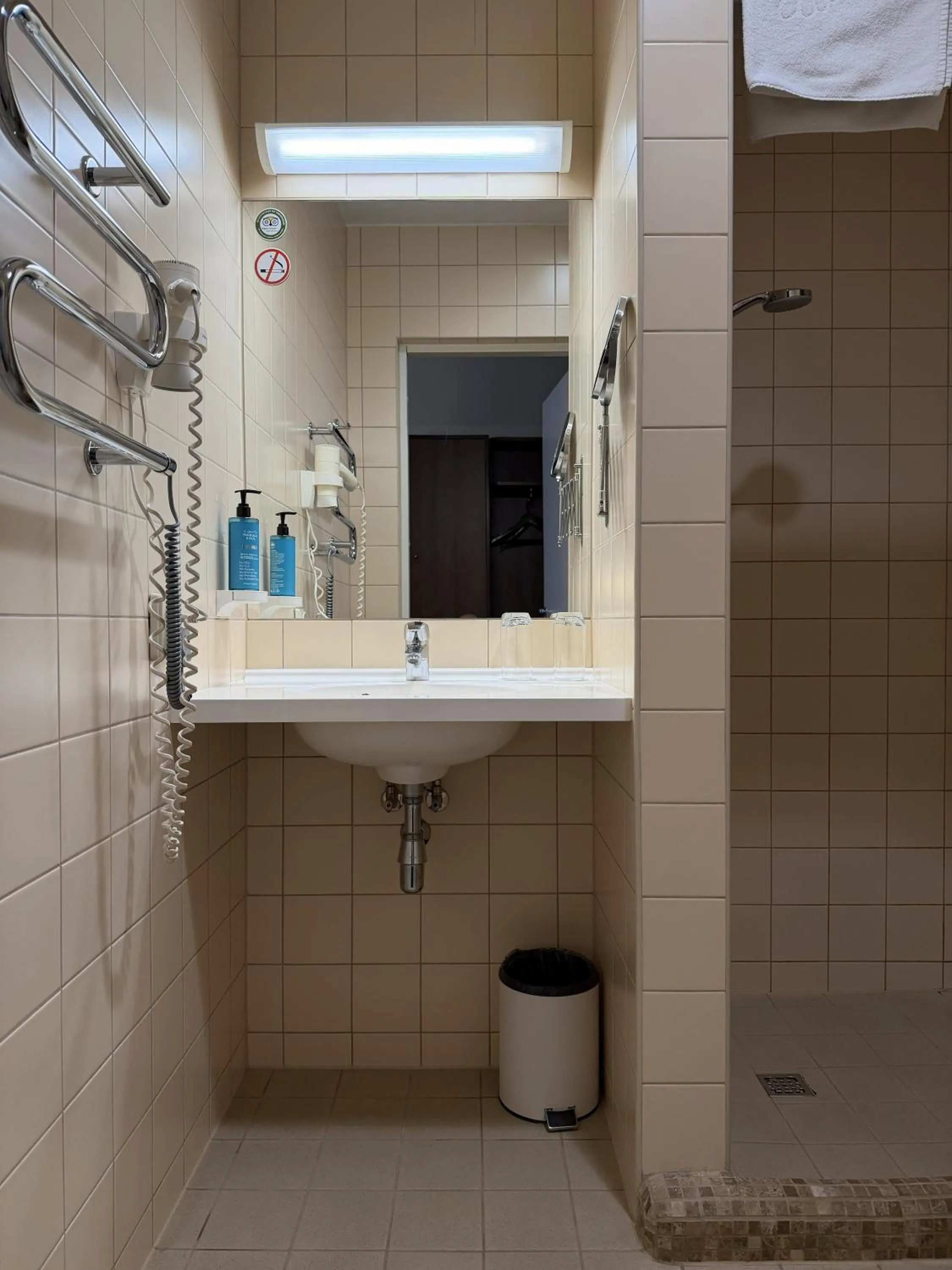 Bathroom in Memel Hotel