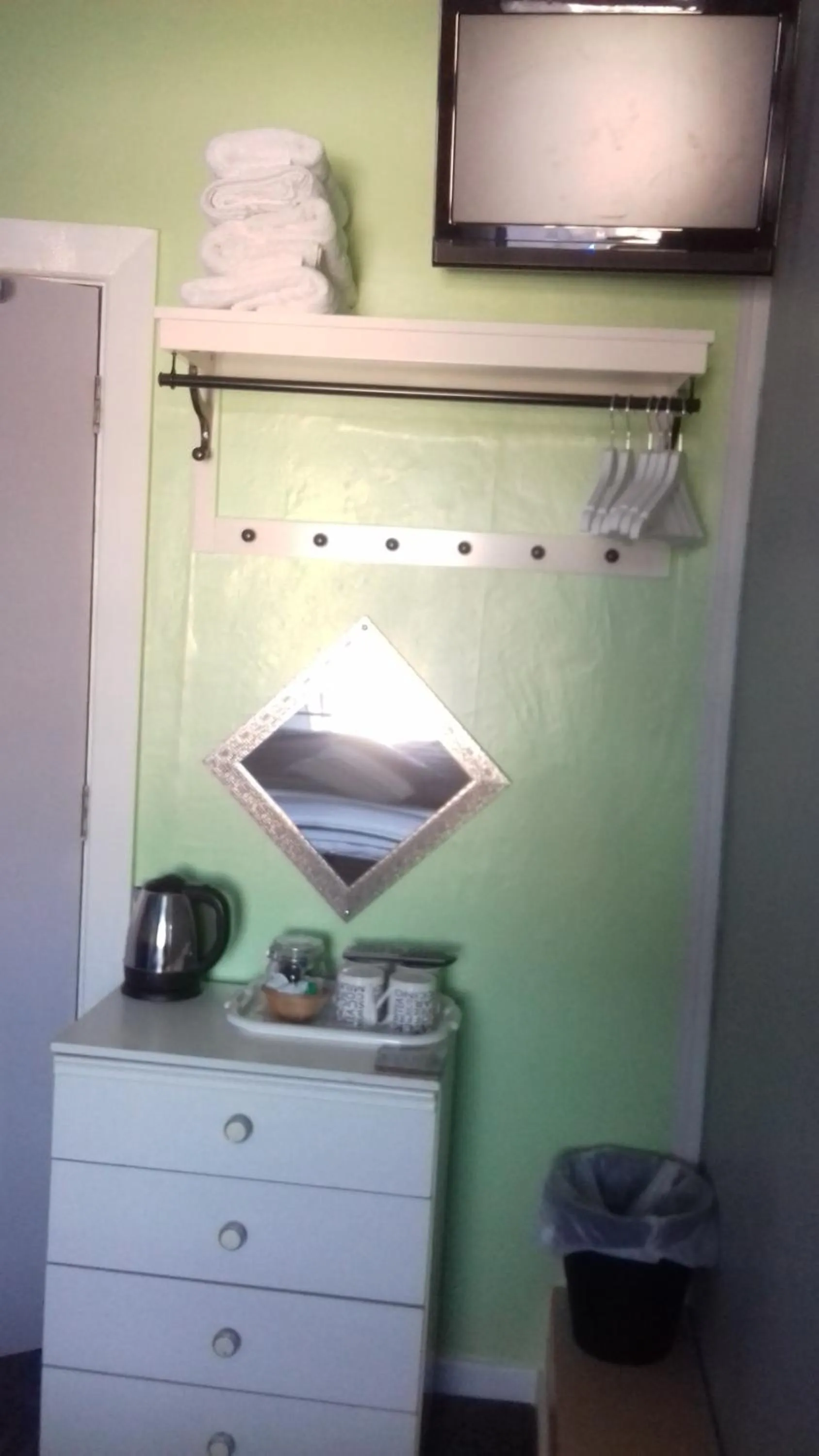 Coffee/tea facilities in Elmfield