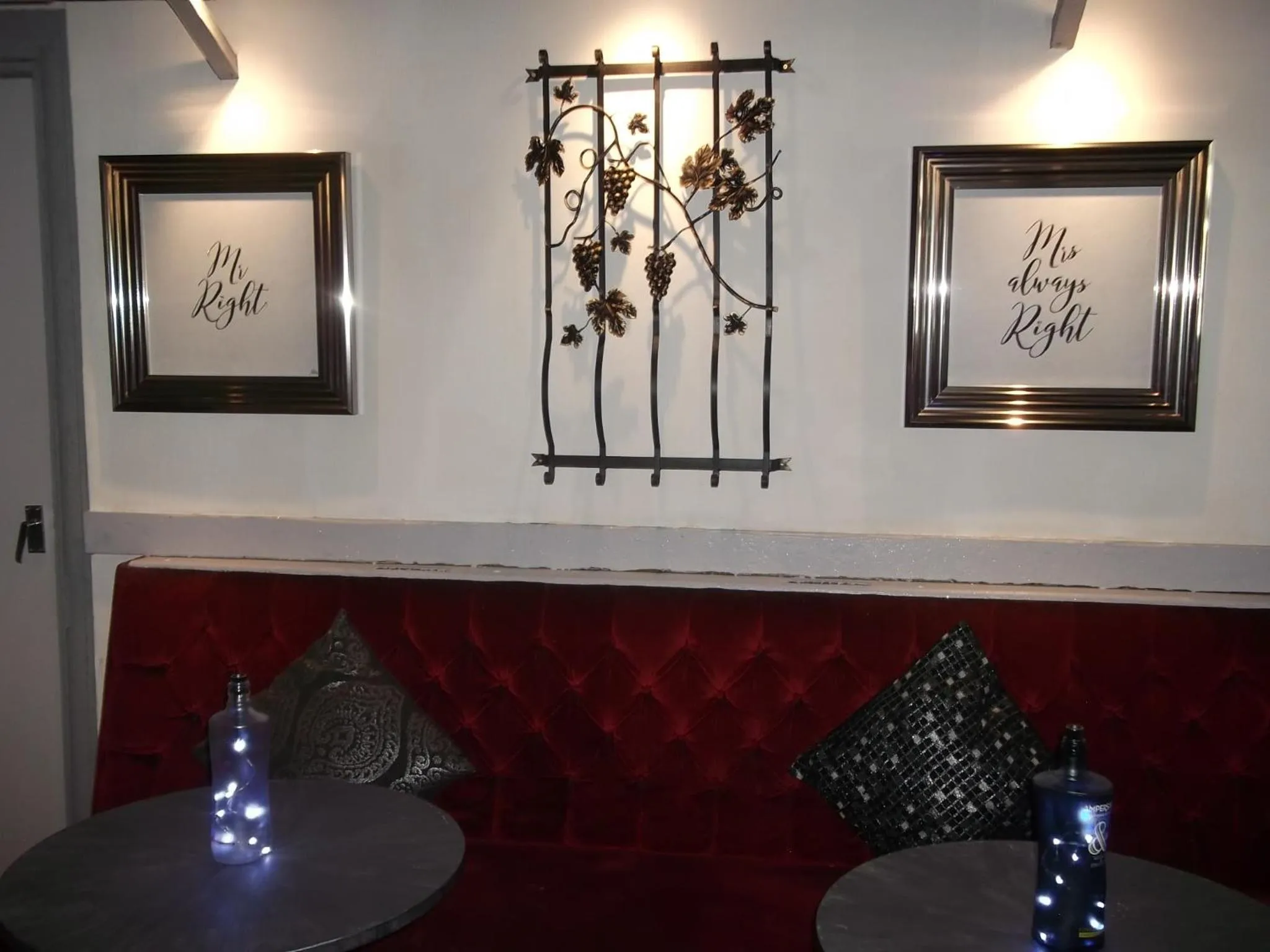 Lounge or bar in Elmfield