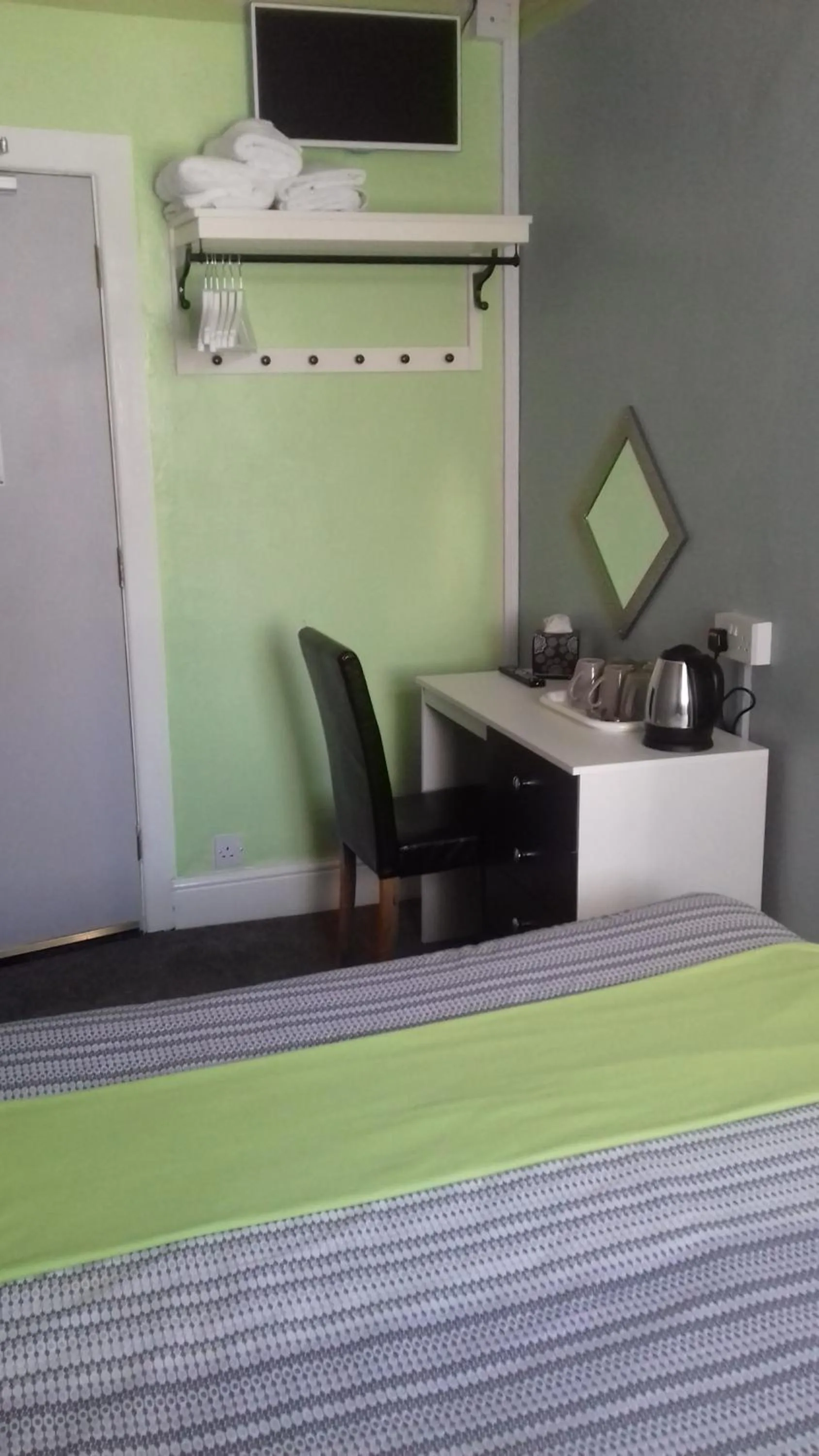 Coffee/tea facilities in Elmfield