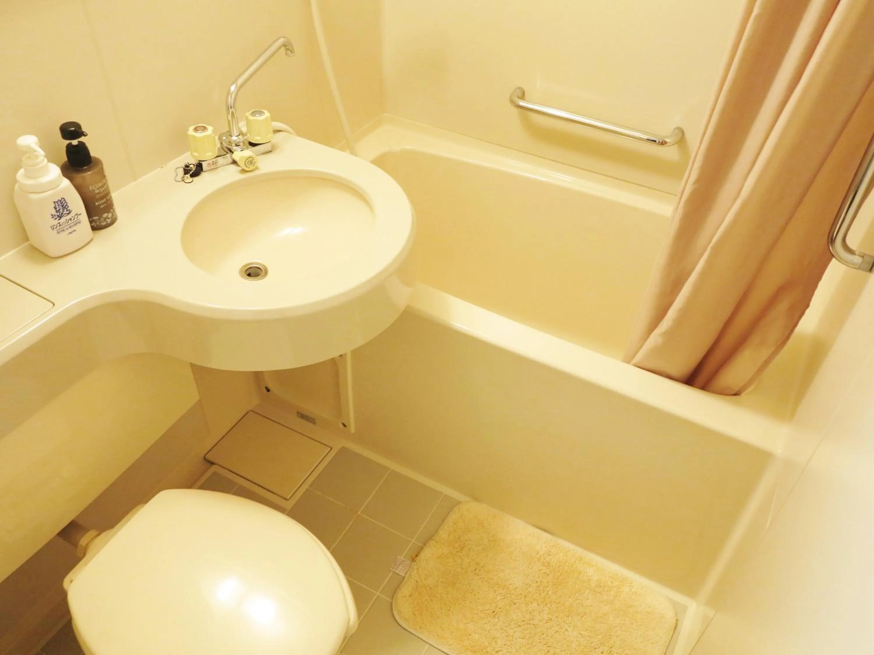 Photo of the whole room in Kyoto Hana Hostel