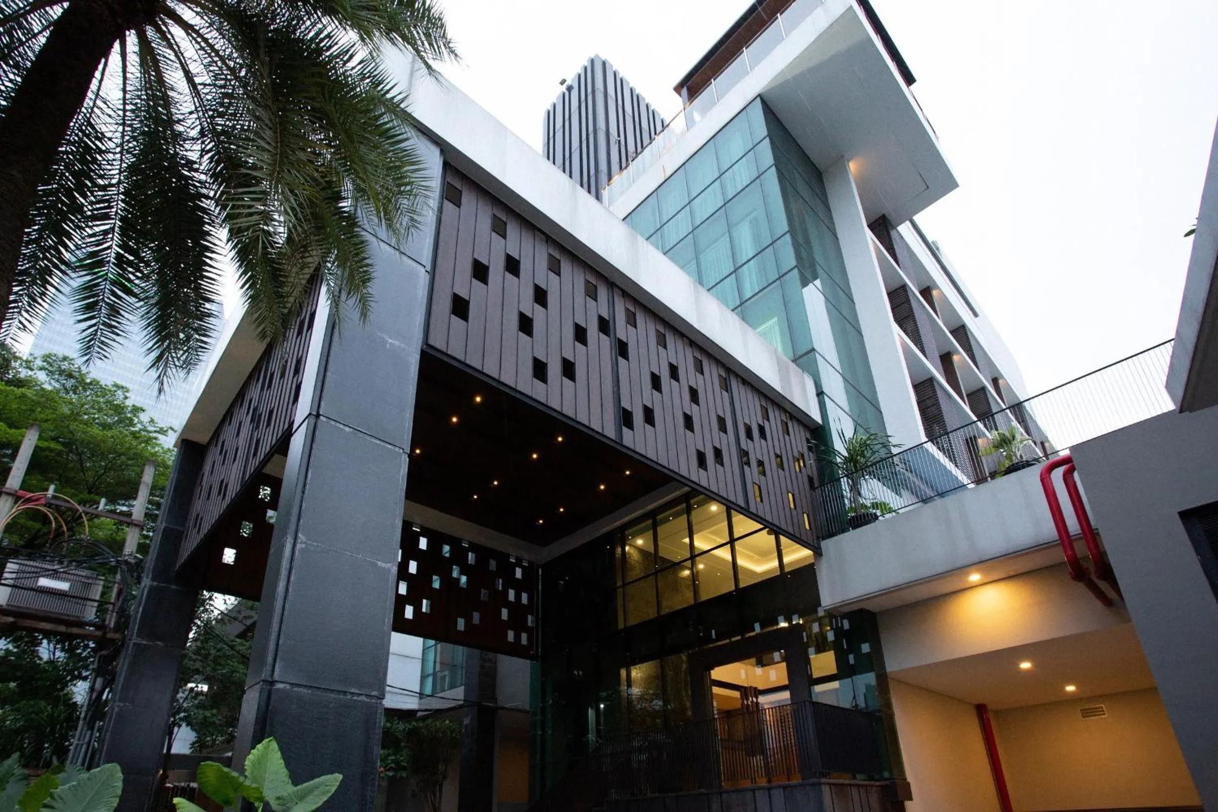 Facade/entrance in Avissa Suites
