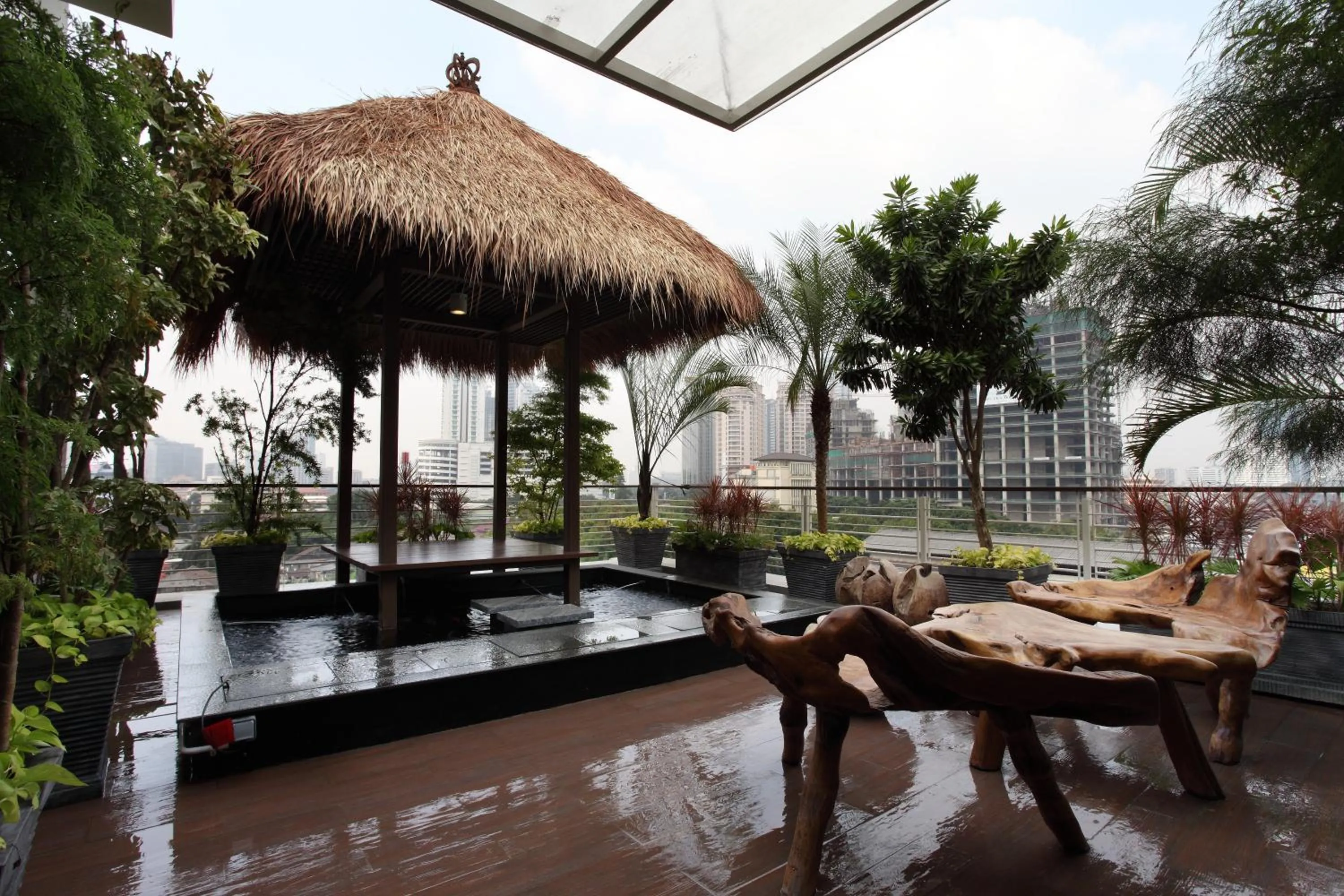 Garden in Avissa Suites