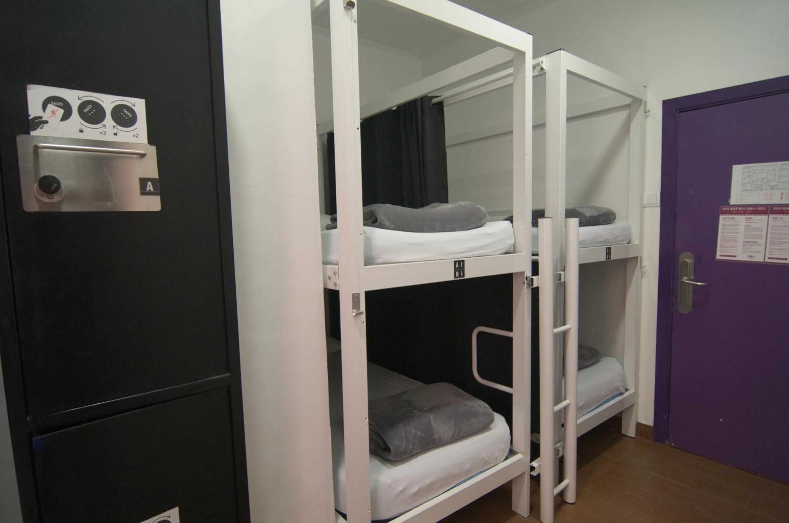 Bed in Kabul Party Hostel Barcelona