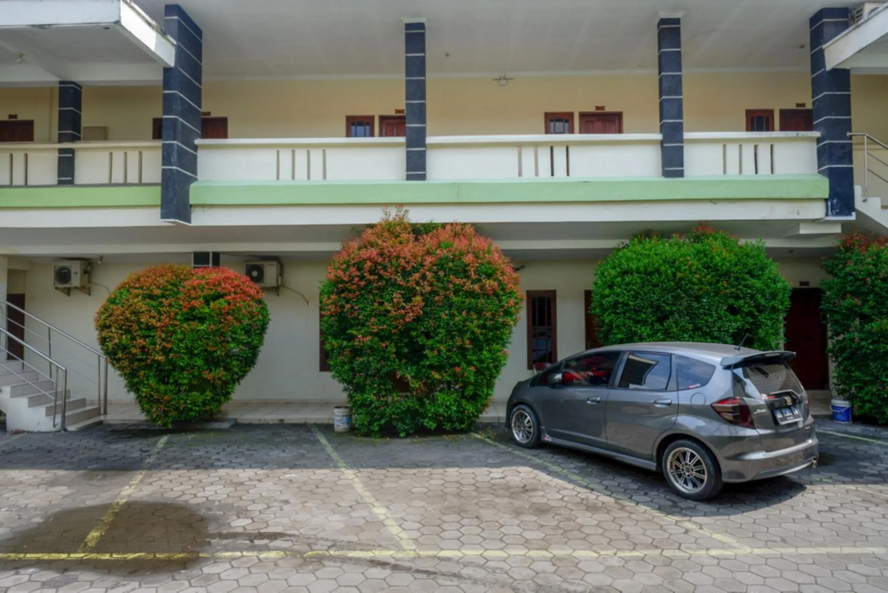 Property building in RedDoorz At Hotel Sartika Yogyakarta