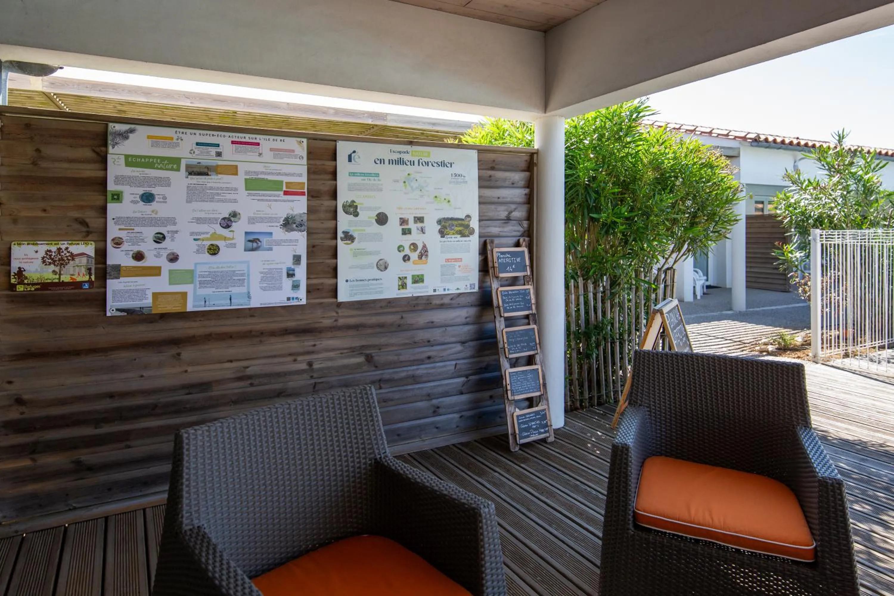 Patio in Hôtel de Ré, "The Originals Résidence"