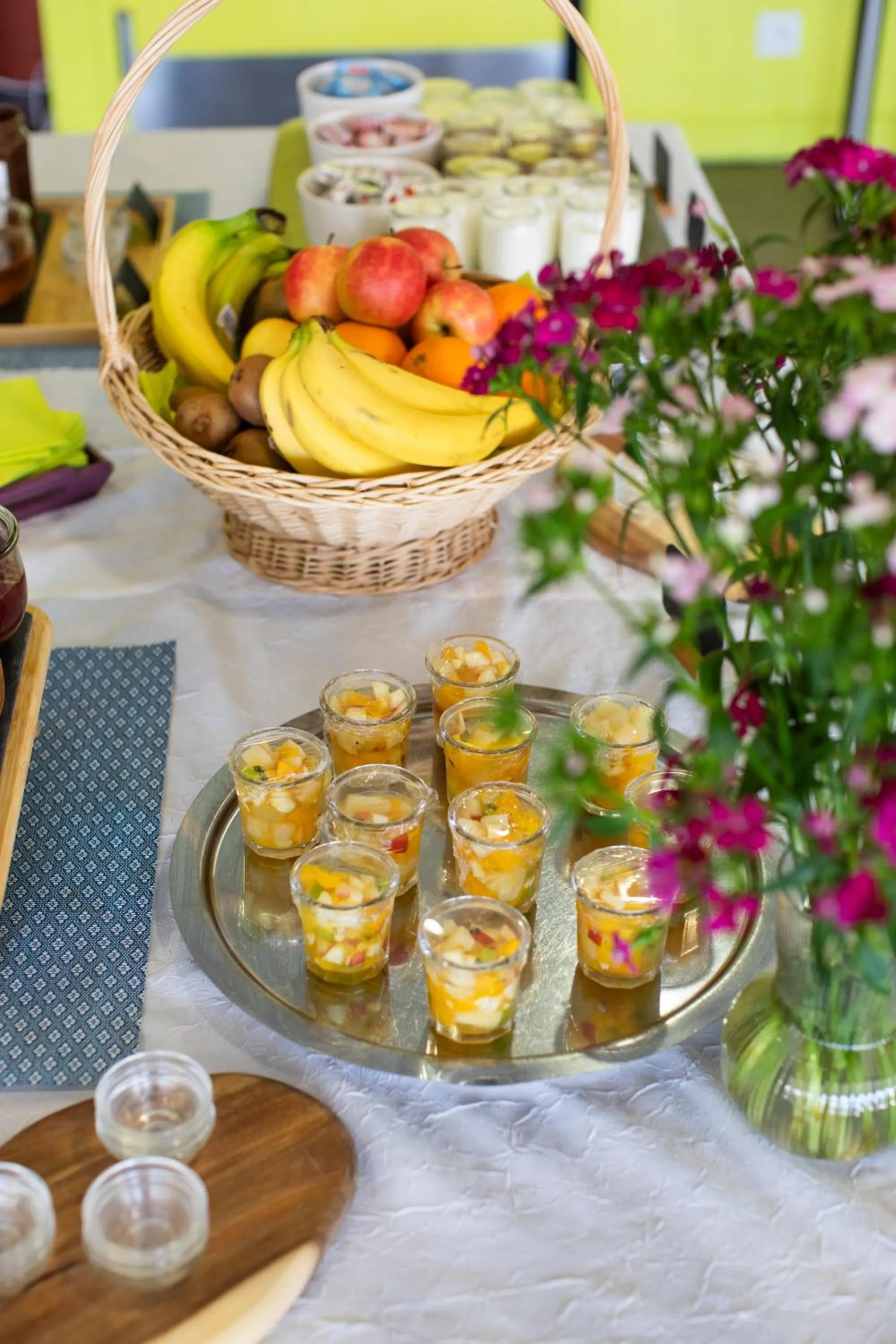 Breakfast in Hôtel de Ré, "The Originals Résidence"