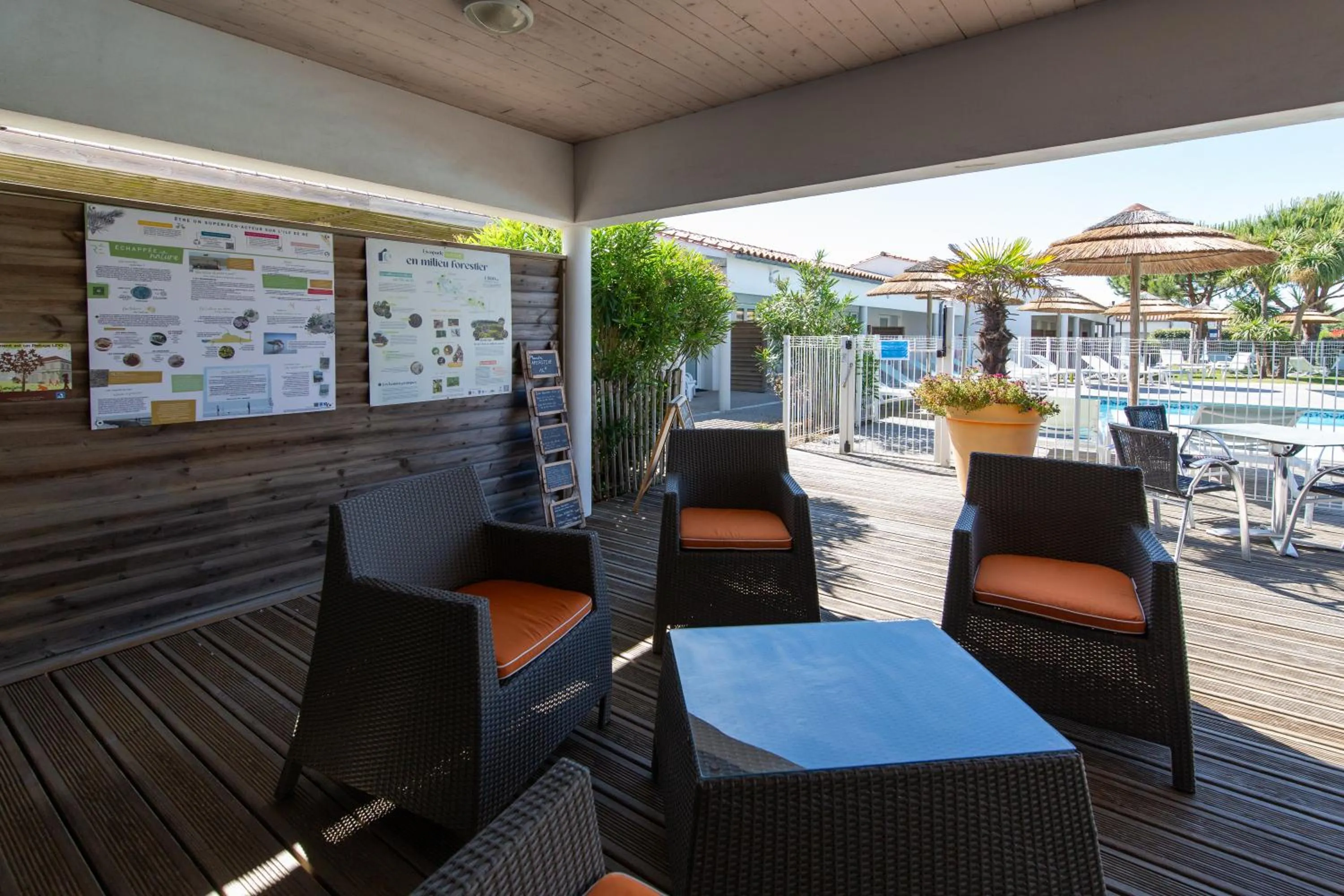 Patio in Hôtel de Ré, "The Originals Résidence"