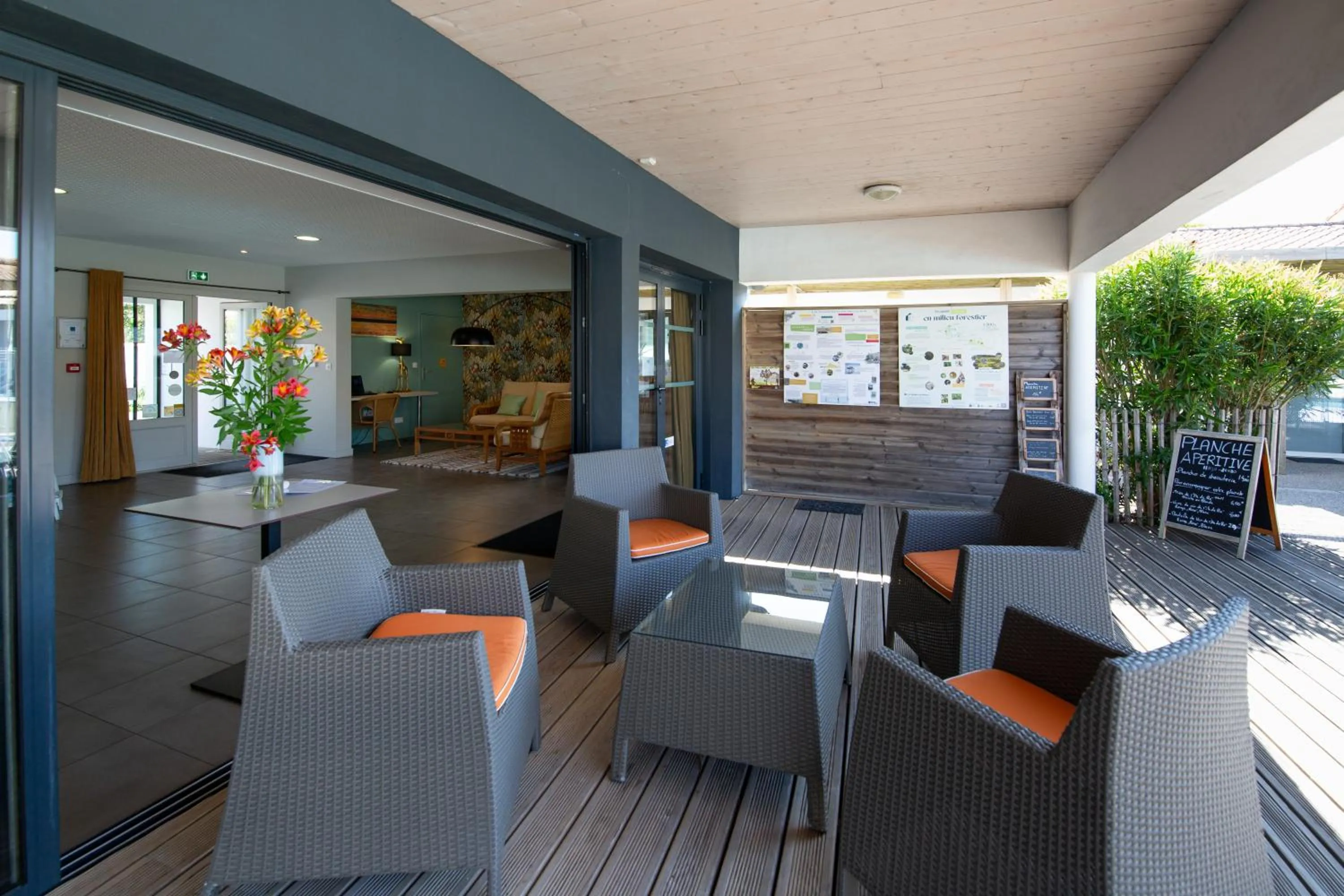 Living room in Hôtel de Ré, "The Originals Résidence"