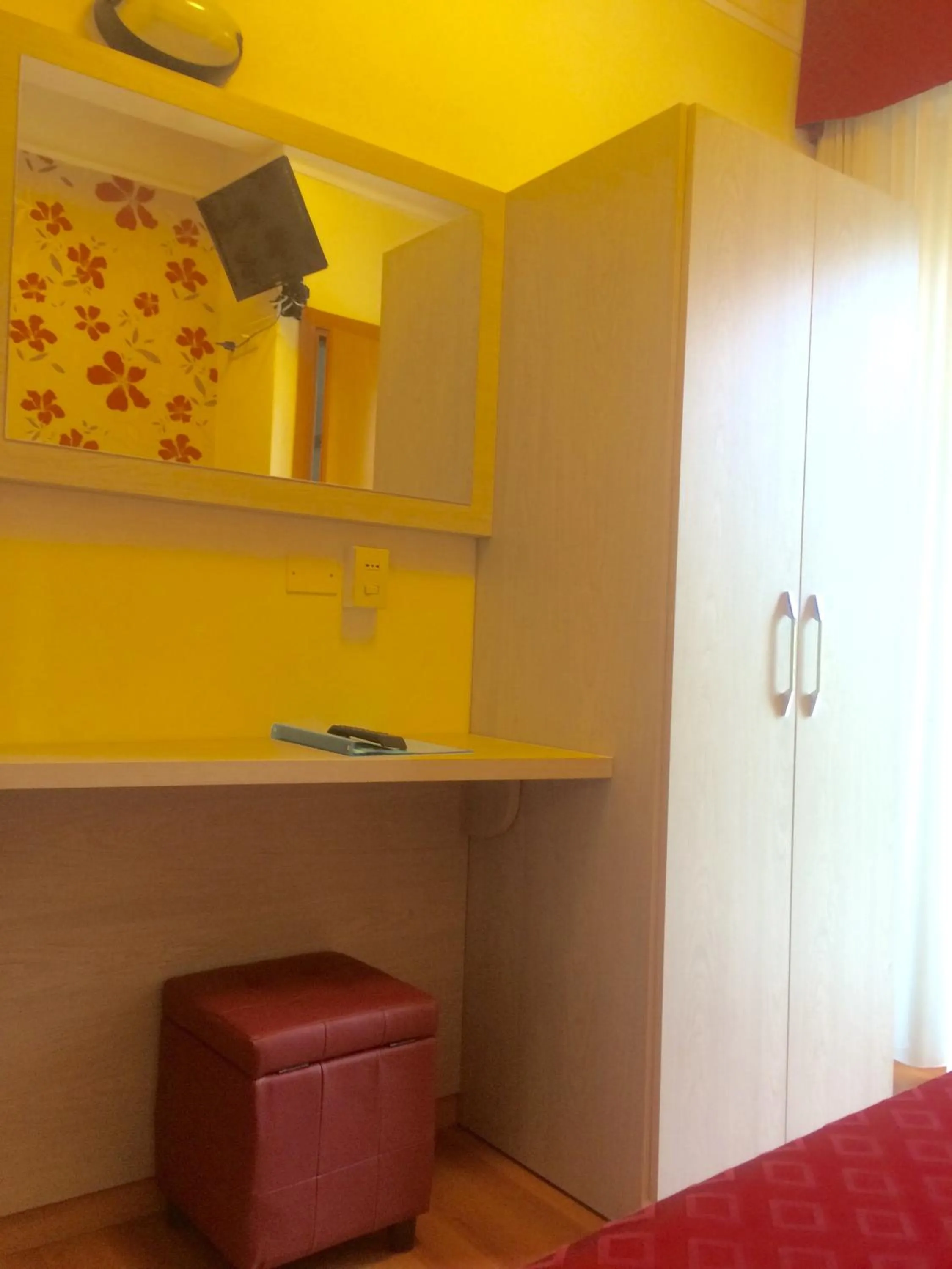 TV and multimedia, Bed in Hotel Monica