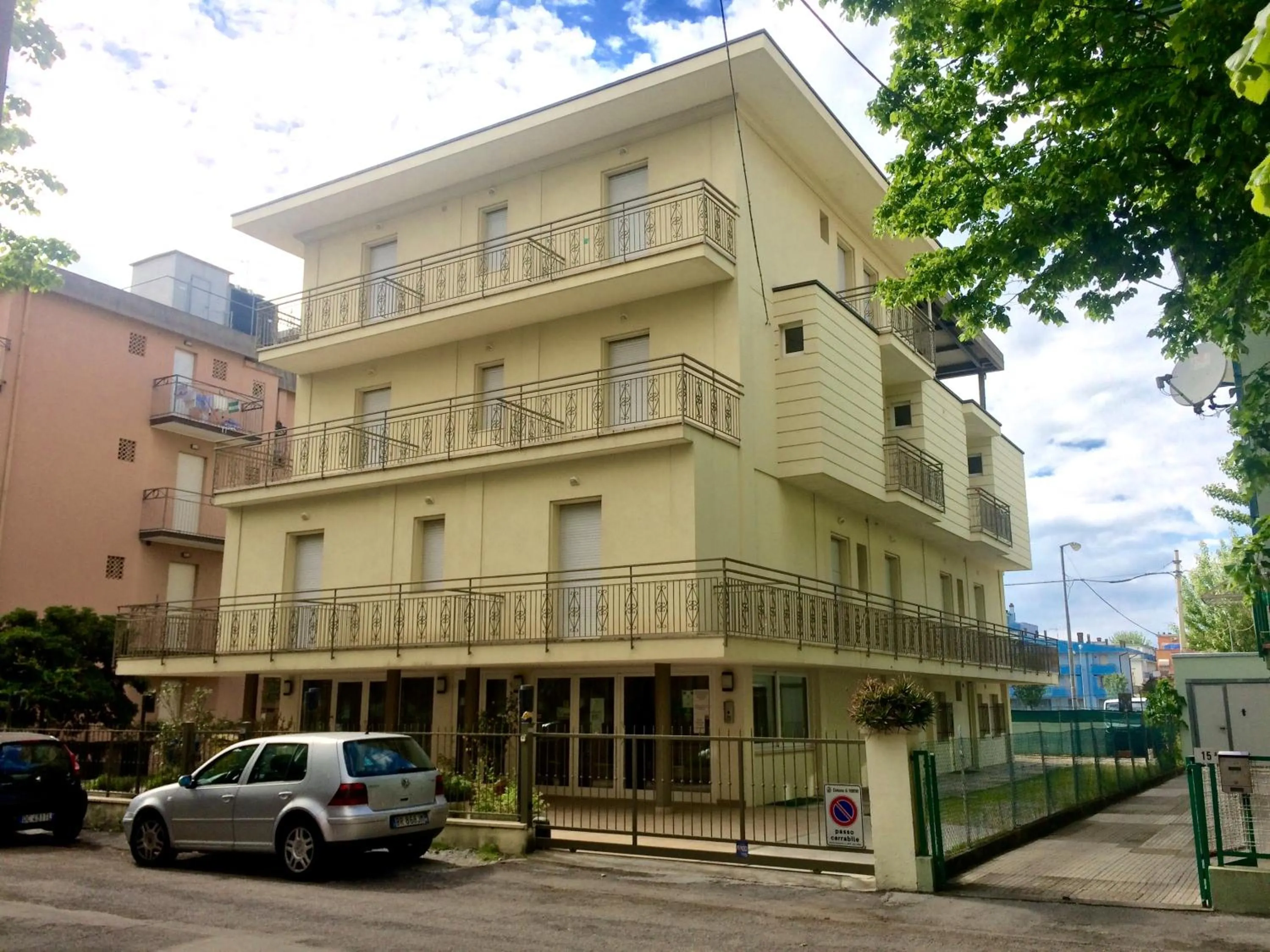 Facade/entrance in Hotel Monica