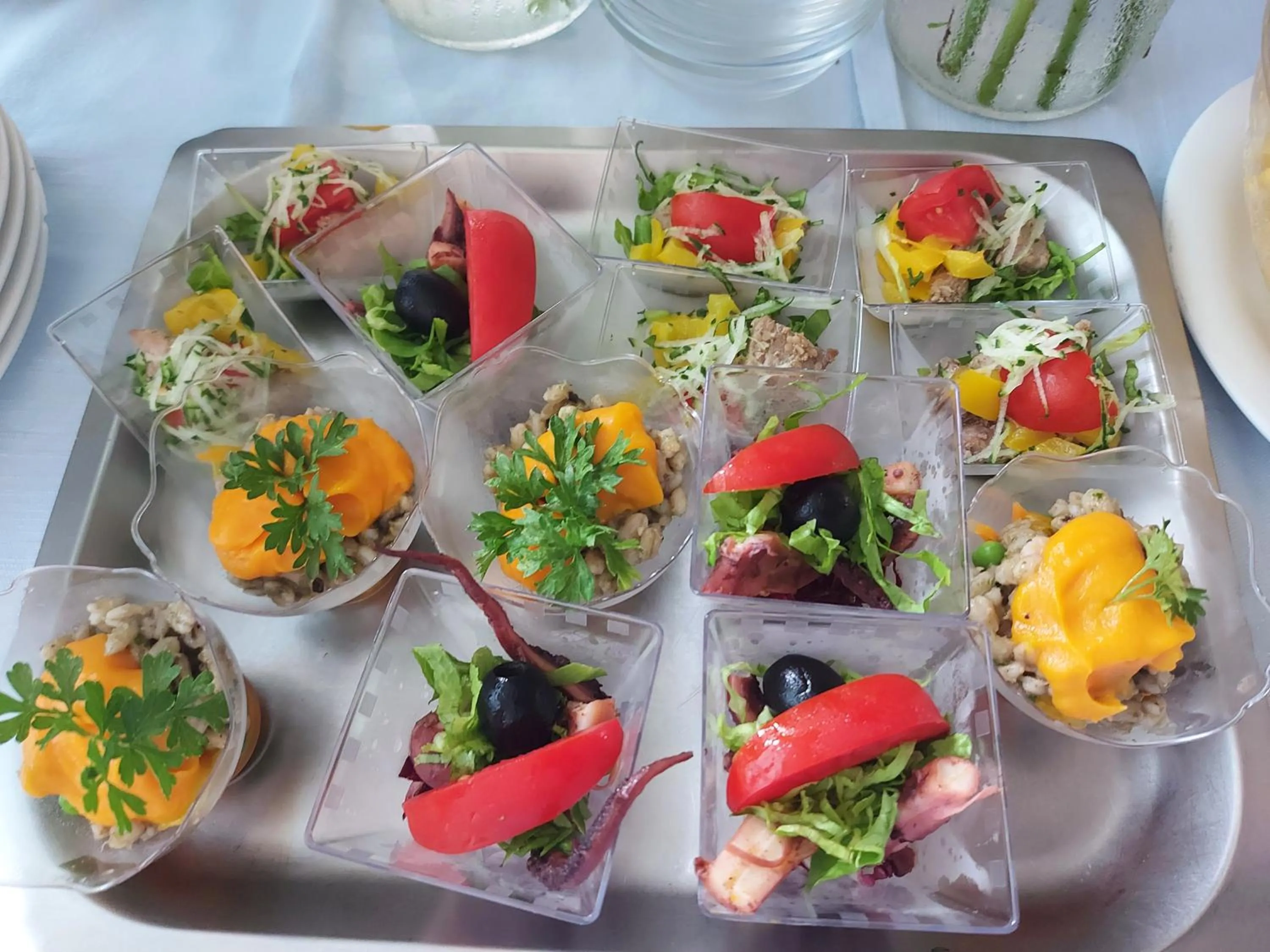 Restaurant/places to eat in Hotel Monica