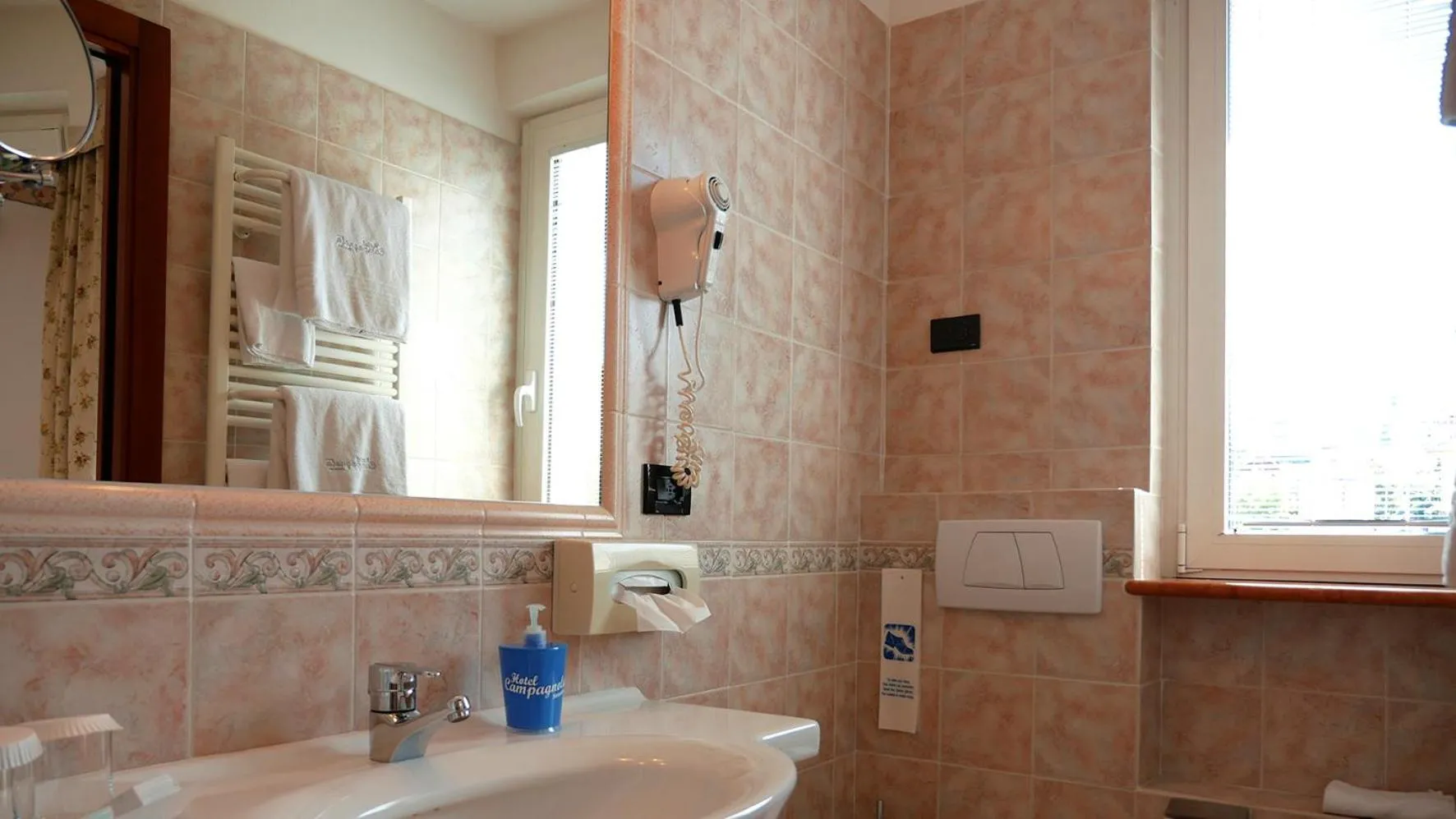 Bathroom in Hotel Campagnola