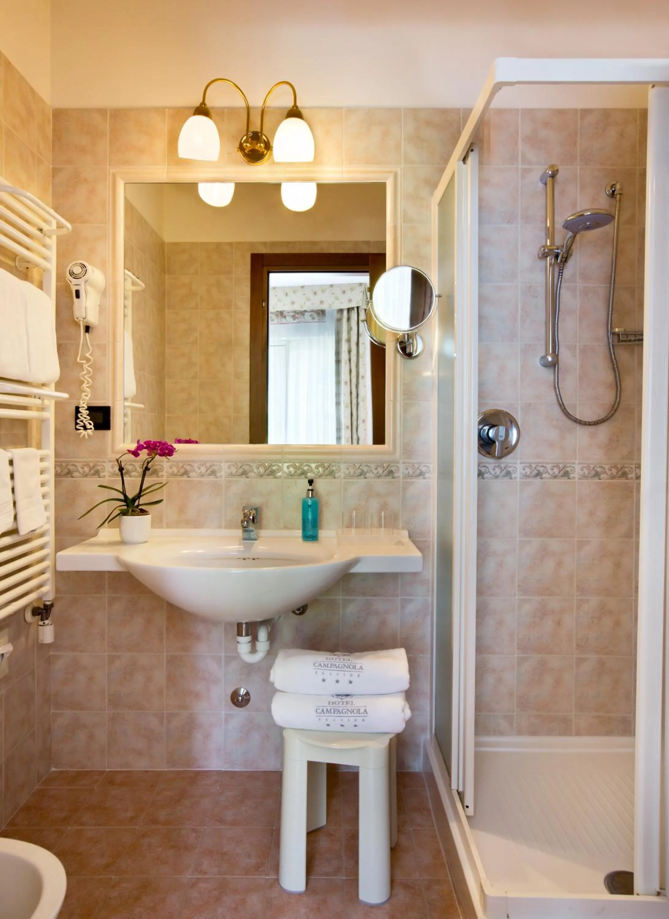 Bathroom in Hotel Campagnola