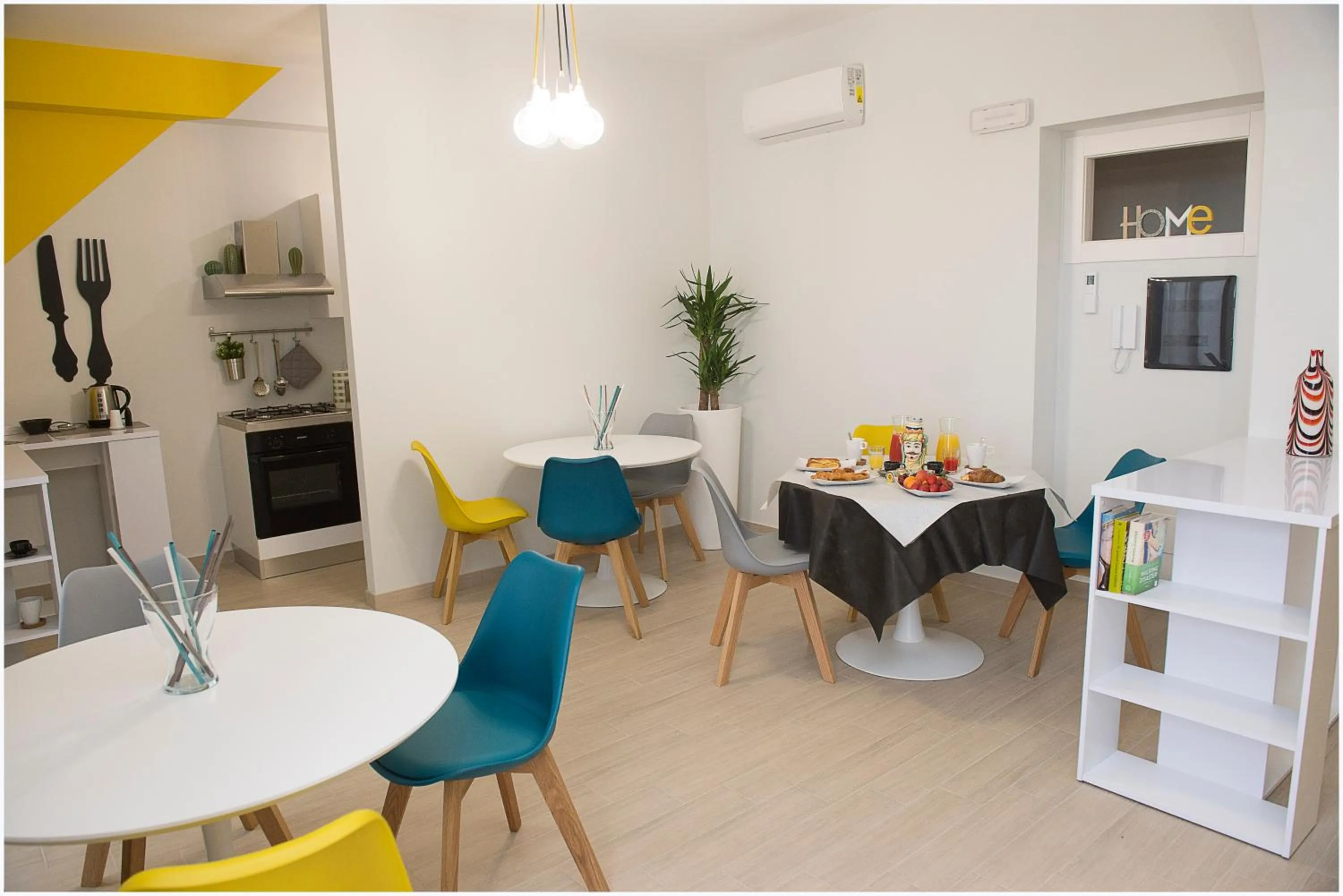 Communal lounge/ TV room in Dolce Vita