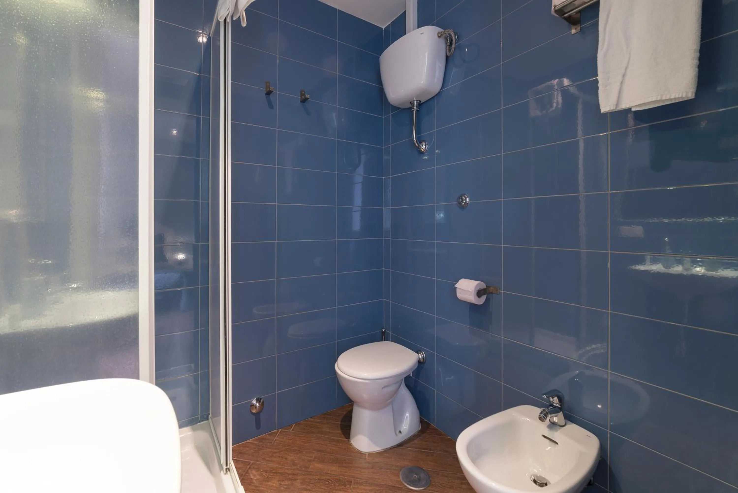 Shower in Be My Guest