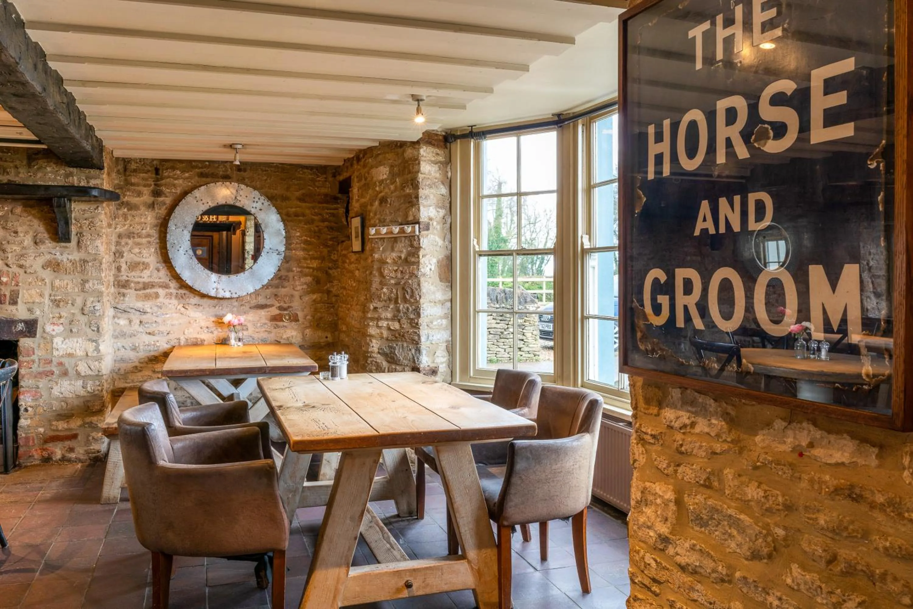 Restaurant/places to eat in The Horse And Groom Inn