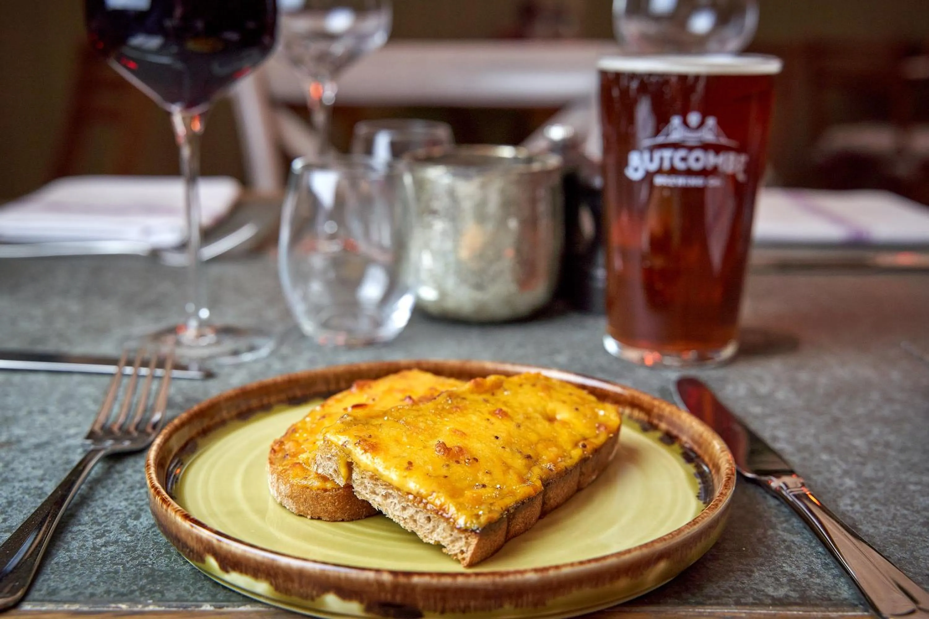 Food and drinks in The Horse And Groom Inn